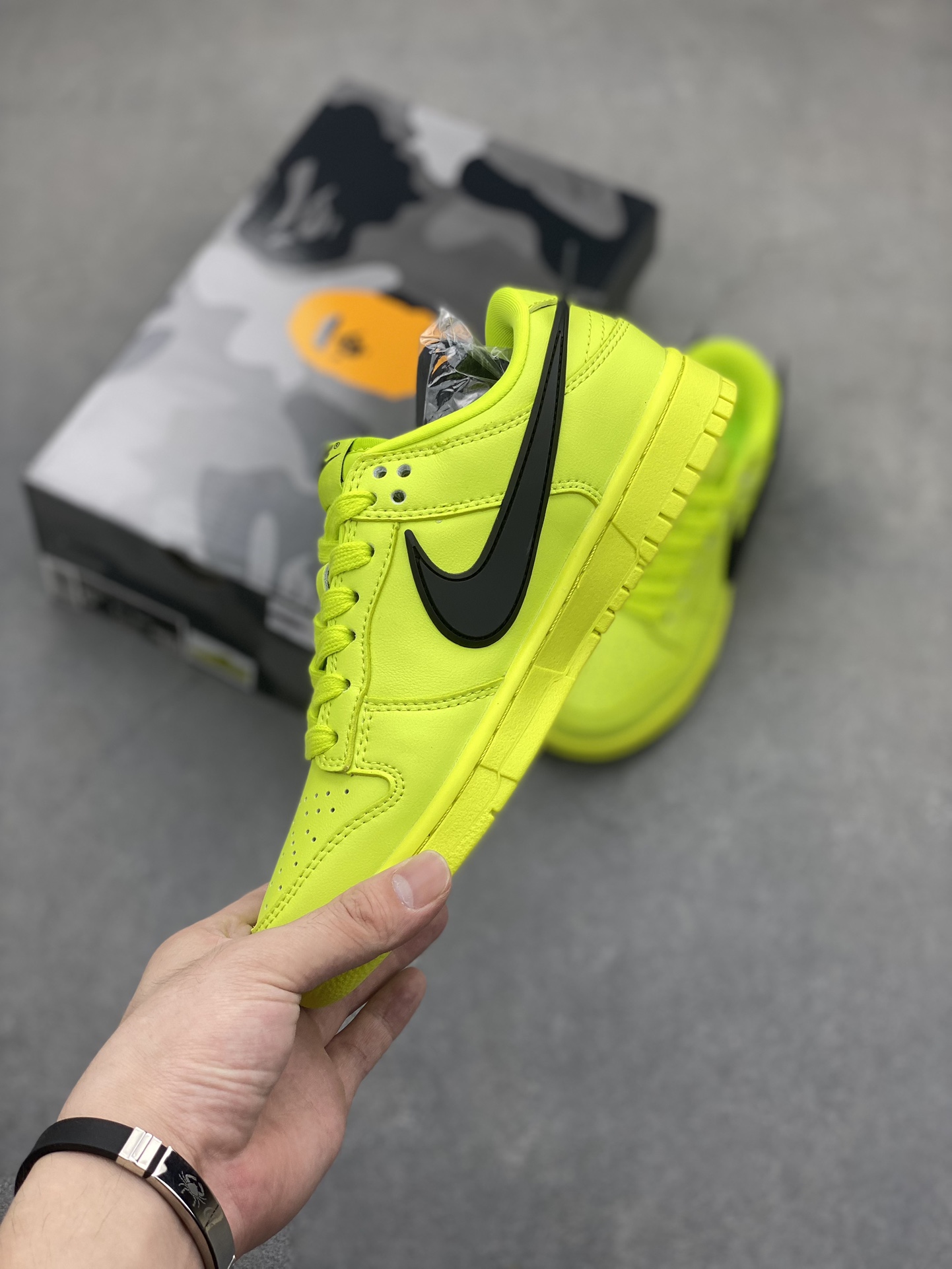 Nike SB Dunk Low x AMBUSH x BAPE 'Fresh Green' Limited Edition Sneakers 4 i1720471913 7321 6