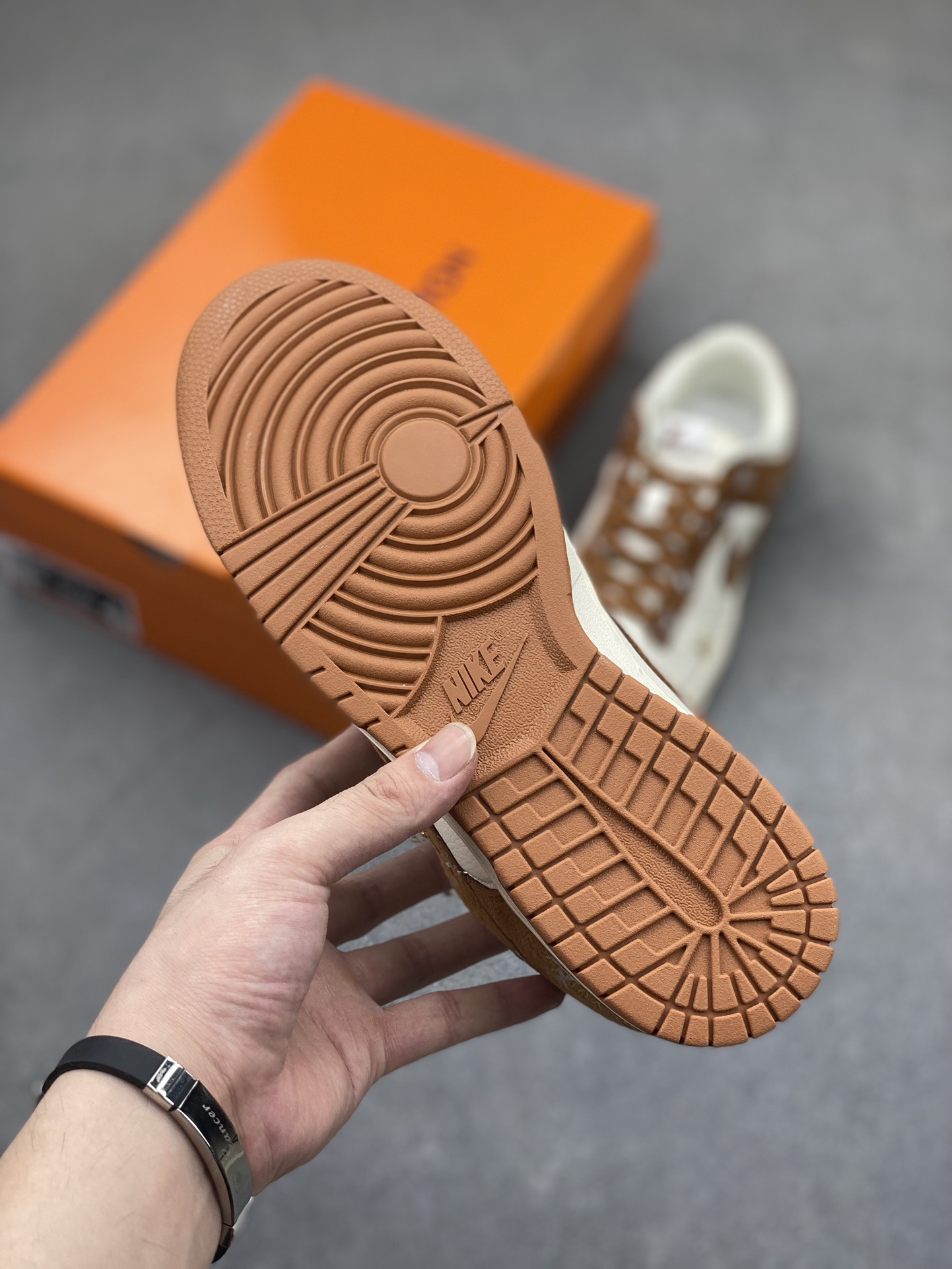 Nike SB Dunk Low Louis Vuitton Custom Sneakers - White/Brown, Limited Edition 6 i1721068879 9034 1