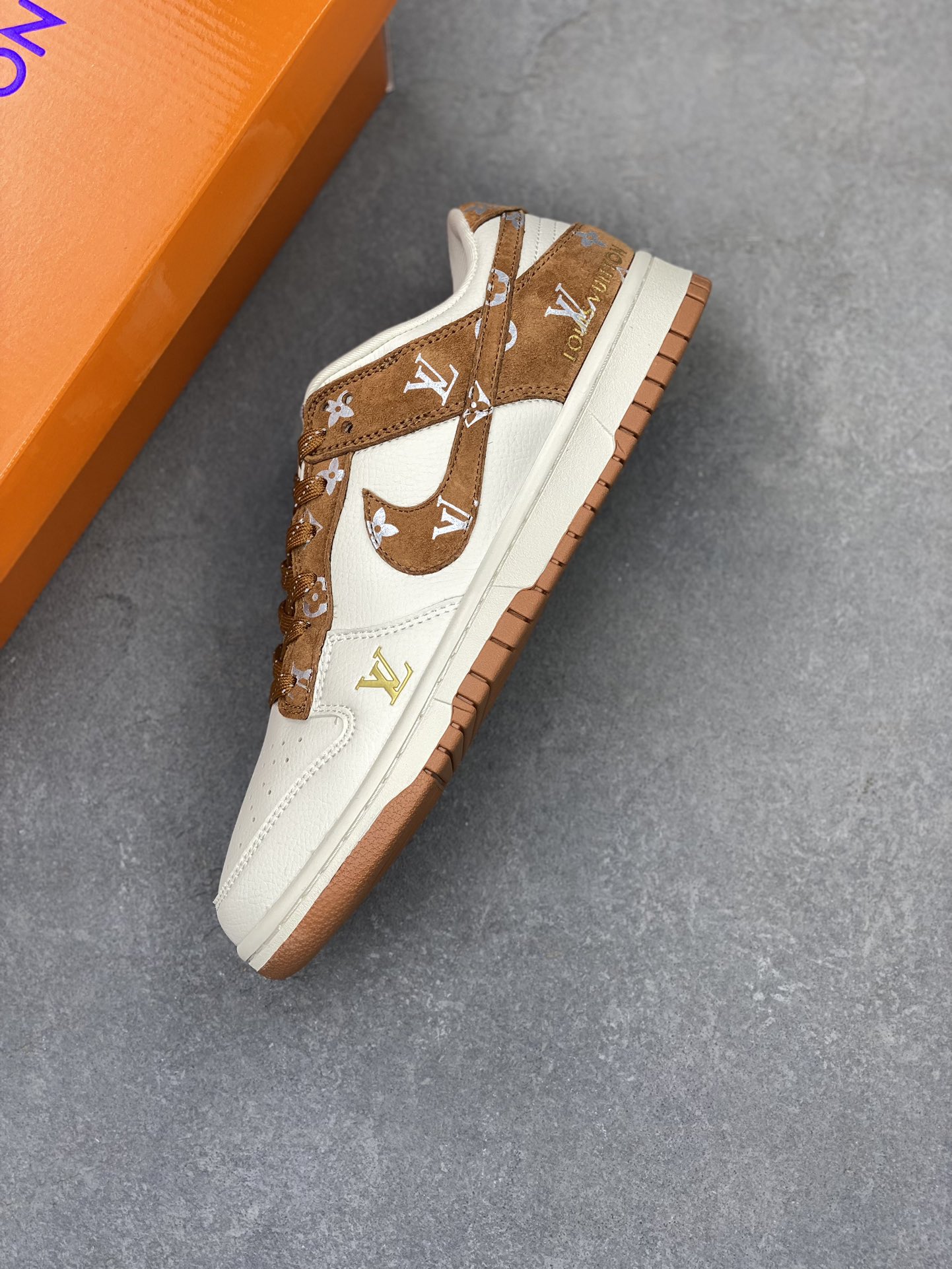 Nike SB Dunk Low Louis Vuitton Custom Sneakers - White/Brown, Limited Edition 7 i1721068880 2610 6