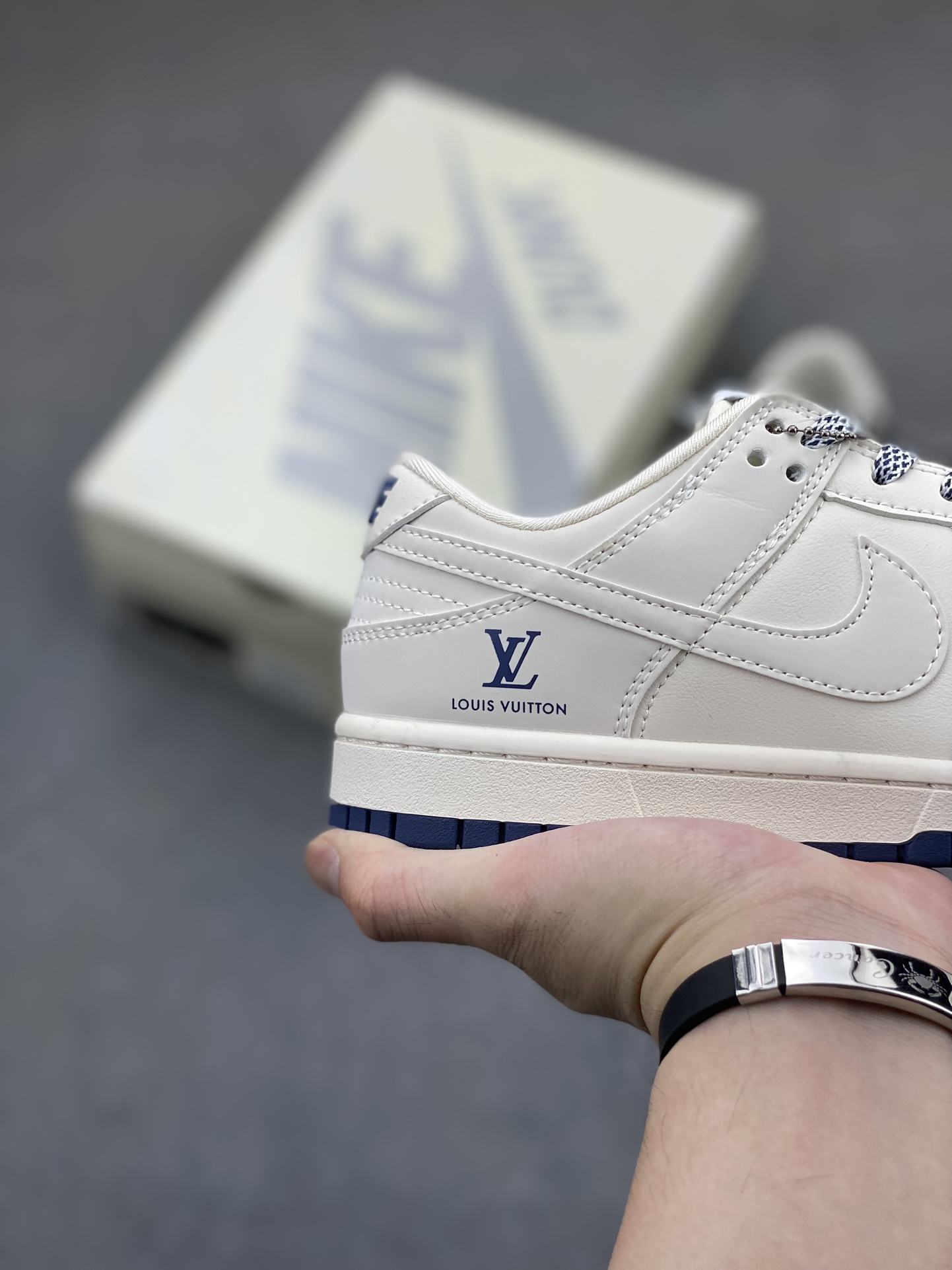 Nike SB Dunk Low Louis Vuitton Custom Blue Bottom Casual Shoes 6 i1721068965 4186 7