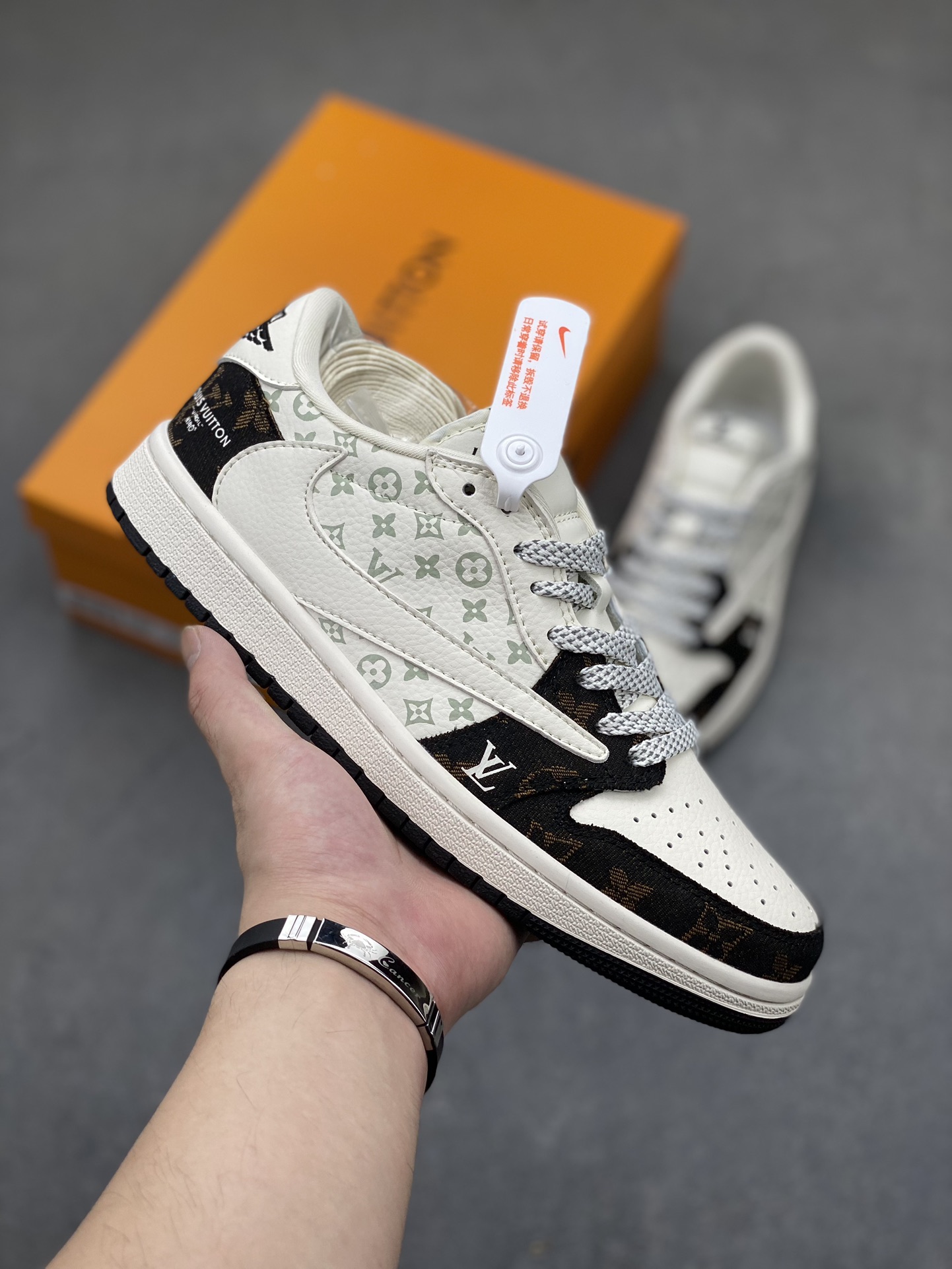 Louis Vuitton x Air Jordan 1 Low: Designer Collaboration Sneakers 1 i1721162853 6794 6