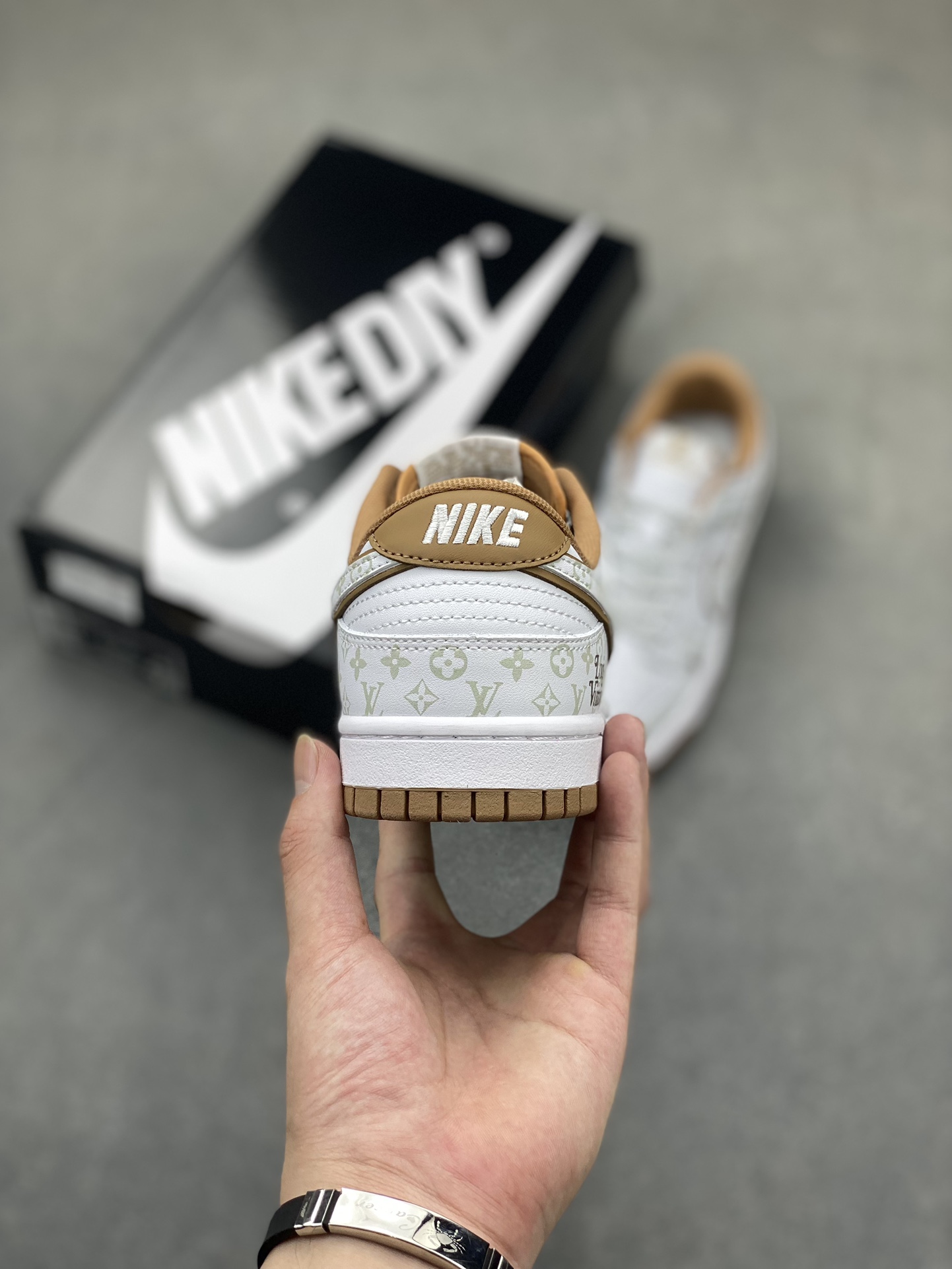 Nike SB Dunk Low Louis Vuitton Collab Khaki, Premium Leather, All-Star Design 4 i1721335352 1545 3