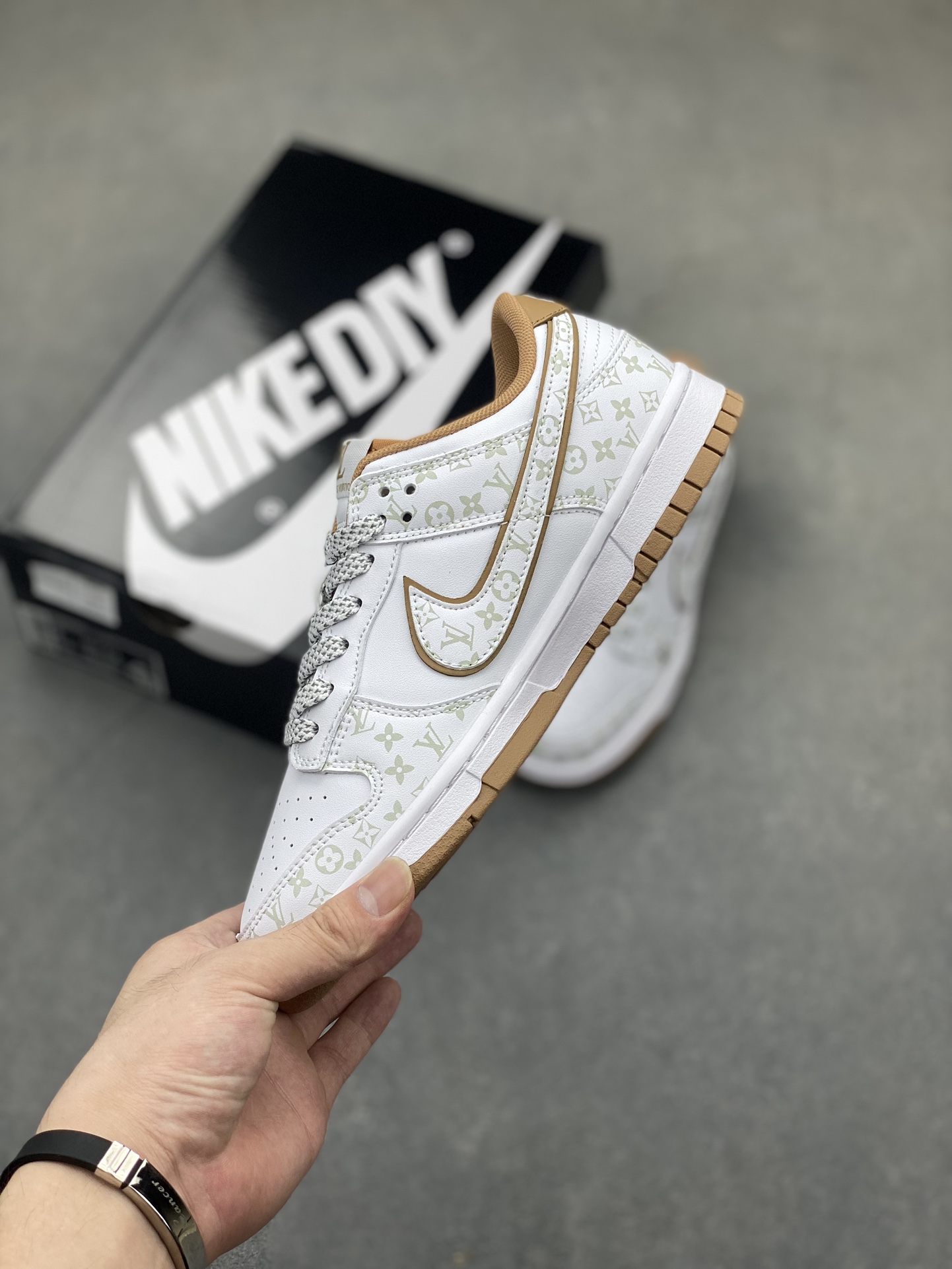 Nike SB Dunk Low Louis Vuitton Collab Khaki, Premium Leather, All-Star Design 3 i1721335352 3167 4