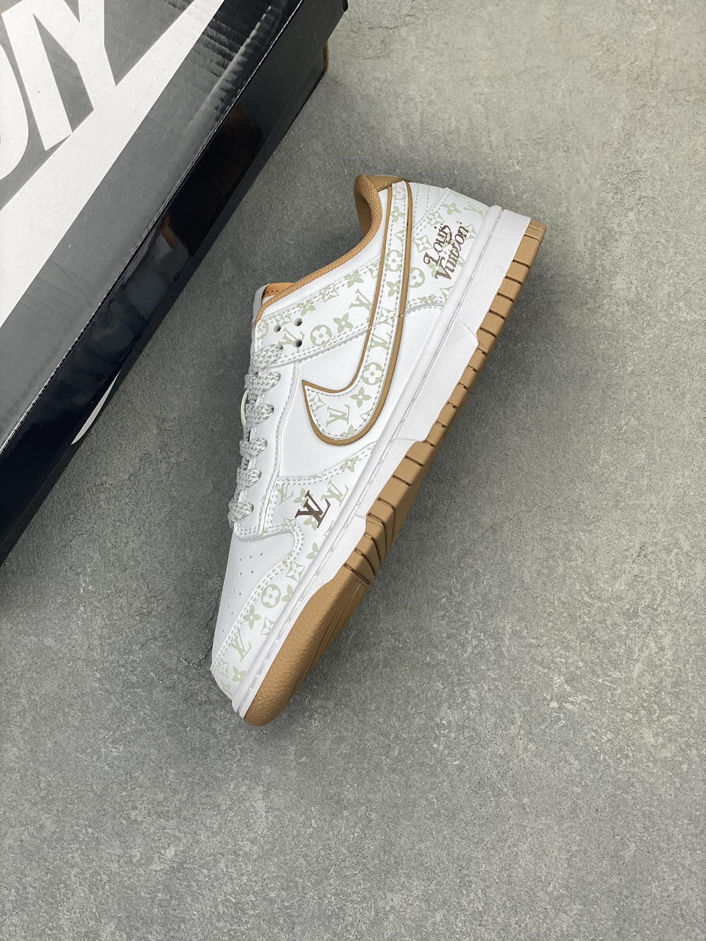 Nike SB Dunk Low Louis Vuitton Collab Khaki, Premium Leather, All-Star Design 7 i1721335352 7680 6