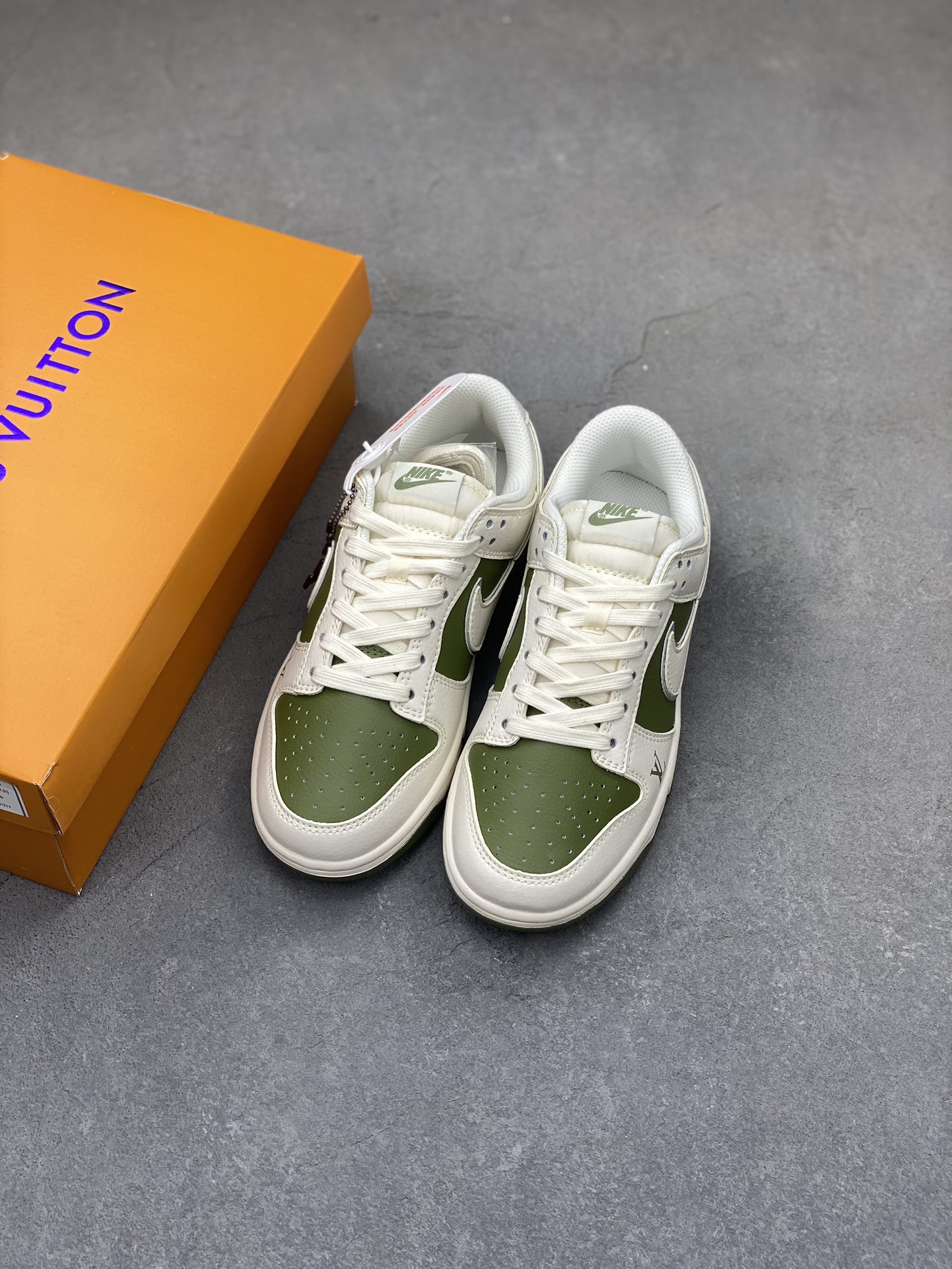 Nike SB Dunk Low Louis Vuitton Collab - White Olive Green Casual Sneakers 9 i1721681405 4366 7