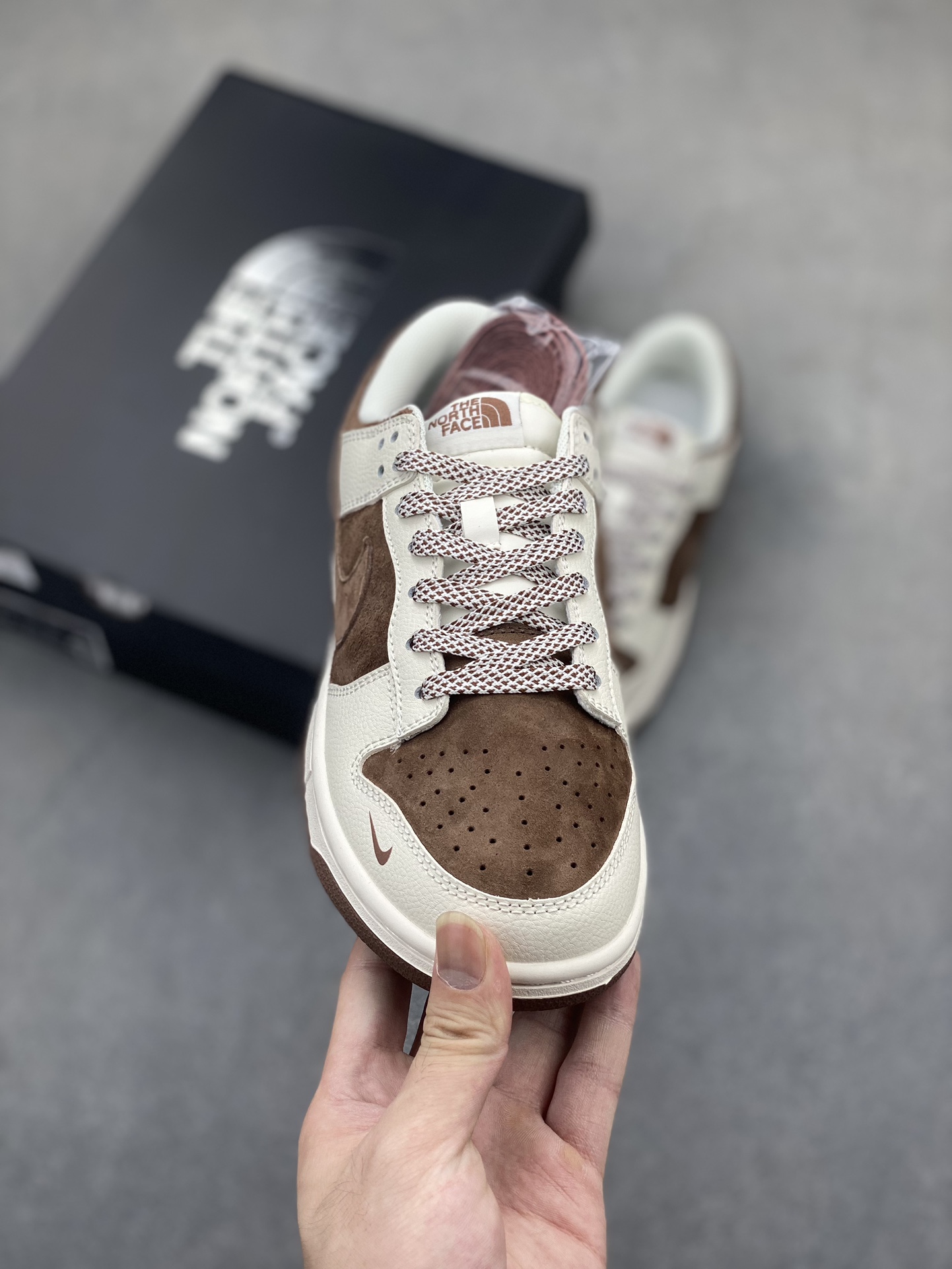 Nike SB Dunk Low 'The North Face' Brown Suede Limited Edition Sneakers 3 i1721864291 1663 1