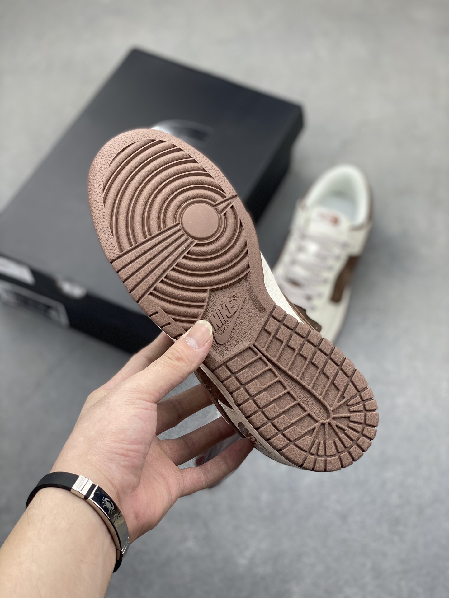 Nike SB Dunk Low 'The North Face' Brown Suede Limited Edition Sneakers 7 i1721864291 9847 7