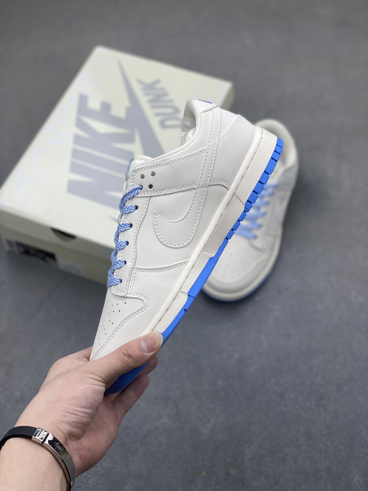 Nike SB Dunk Low Louis Vuitton Collab Sneakers - White/Blue, Limited Edition 4 i1722382603 1233 6