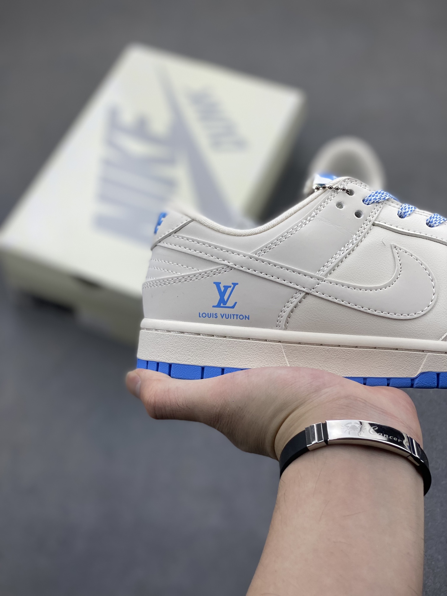 Nike SB Dunk Low Louis Vuitton Collab Sneakers - White/Blue, Limited Edition 6 i1722382603 4575 8