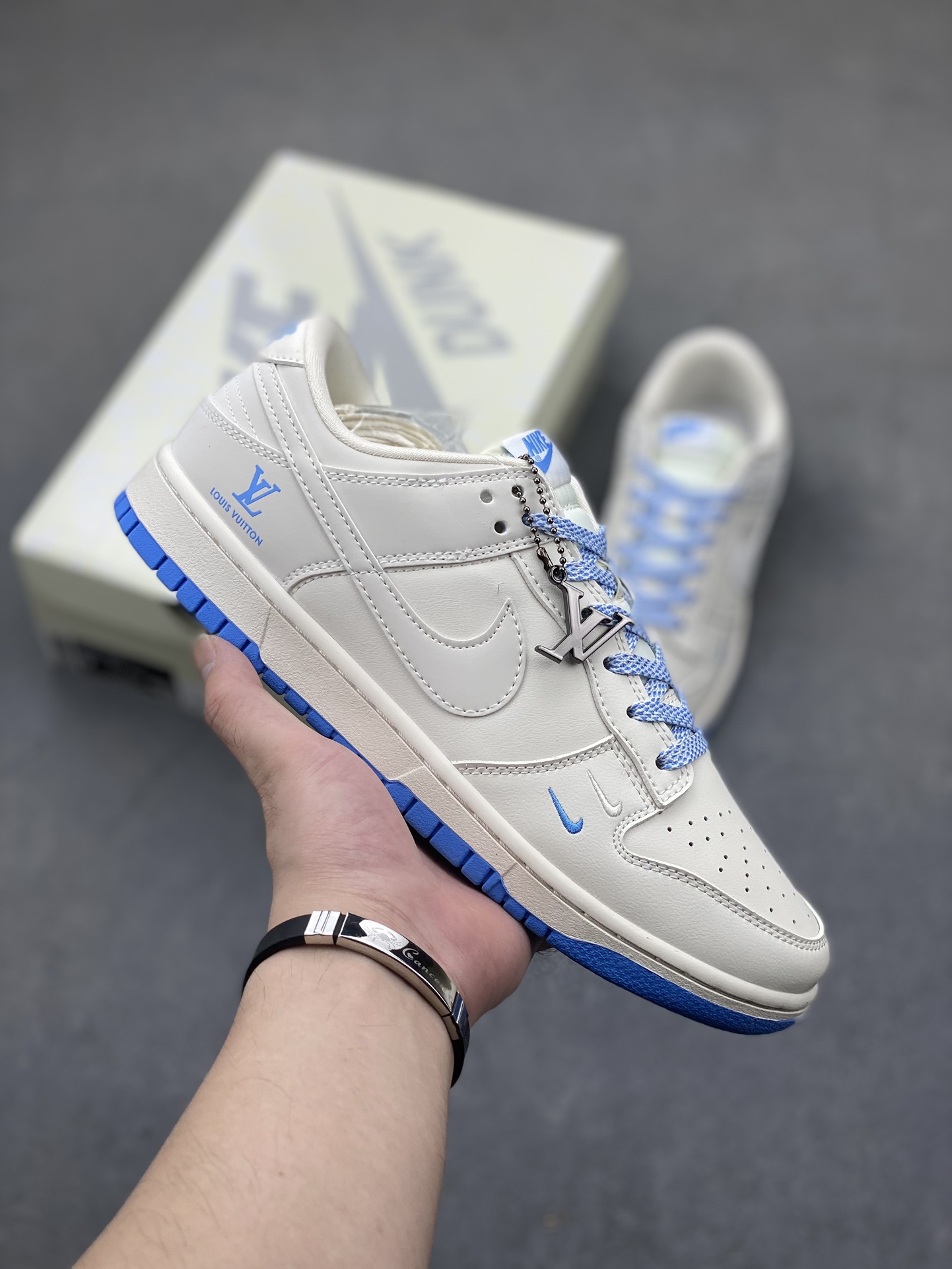 Nike SB Dunk Low Louis Vuitton Collab Sneakers - White/Blue, Limited Edition 2 i1722382603 737 7