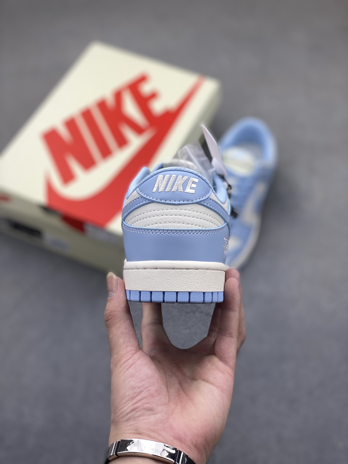Nike SB Dunk Low Supreme University Blue Casual Sneakers - Limited Edition 4 i1722541607 2867 0