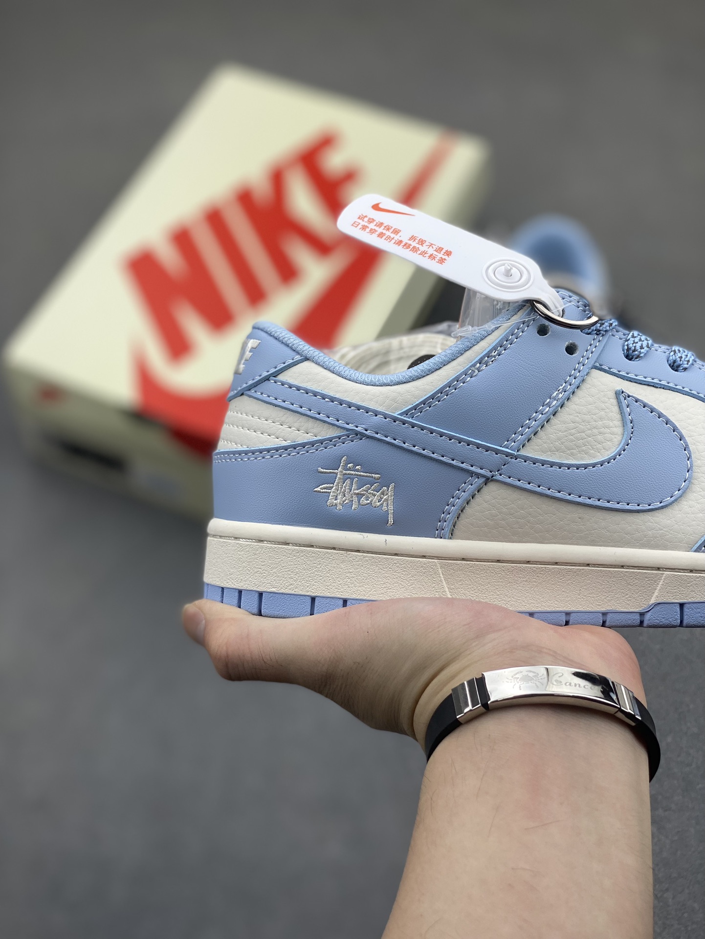 Nike SB Dunk Low Supreme University Blue Casual Sneakers - Limited Edition 5 i1722541607 4765 6