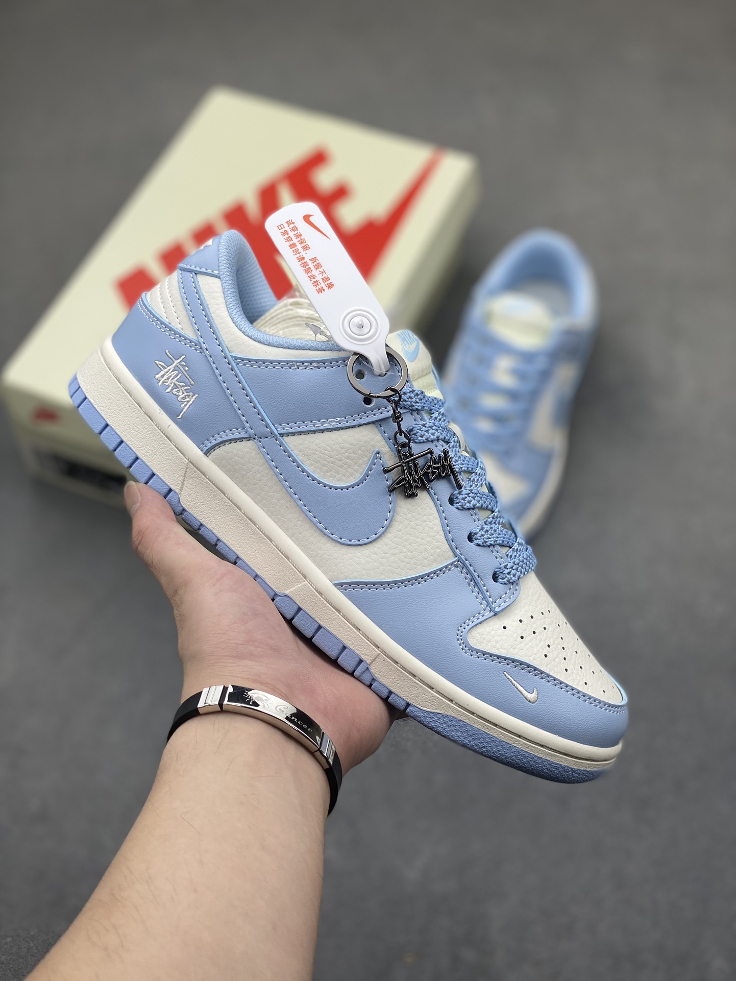 Nike SB Dunk Low Supreme University Blue Casual Sneakers - Limited Edition 1 i1722541607 4812 8