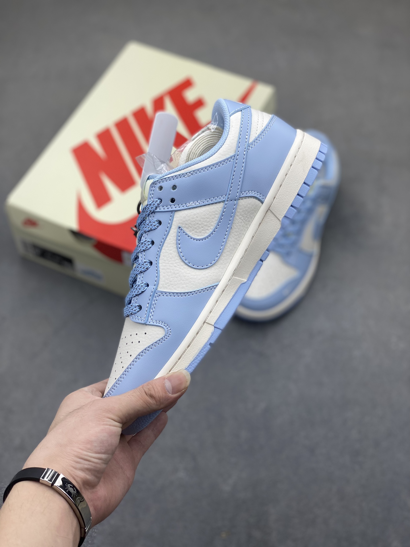 Nike SB Dunk Low Supreme University Blue Casual Sneakers - Limited Edition 3 i1722541607 5039 7