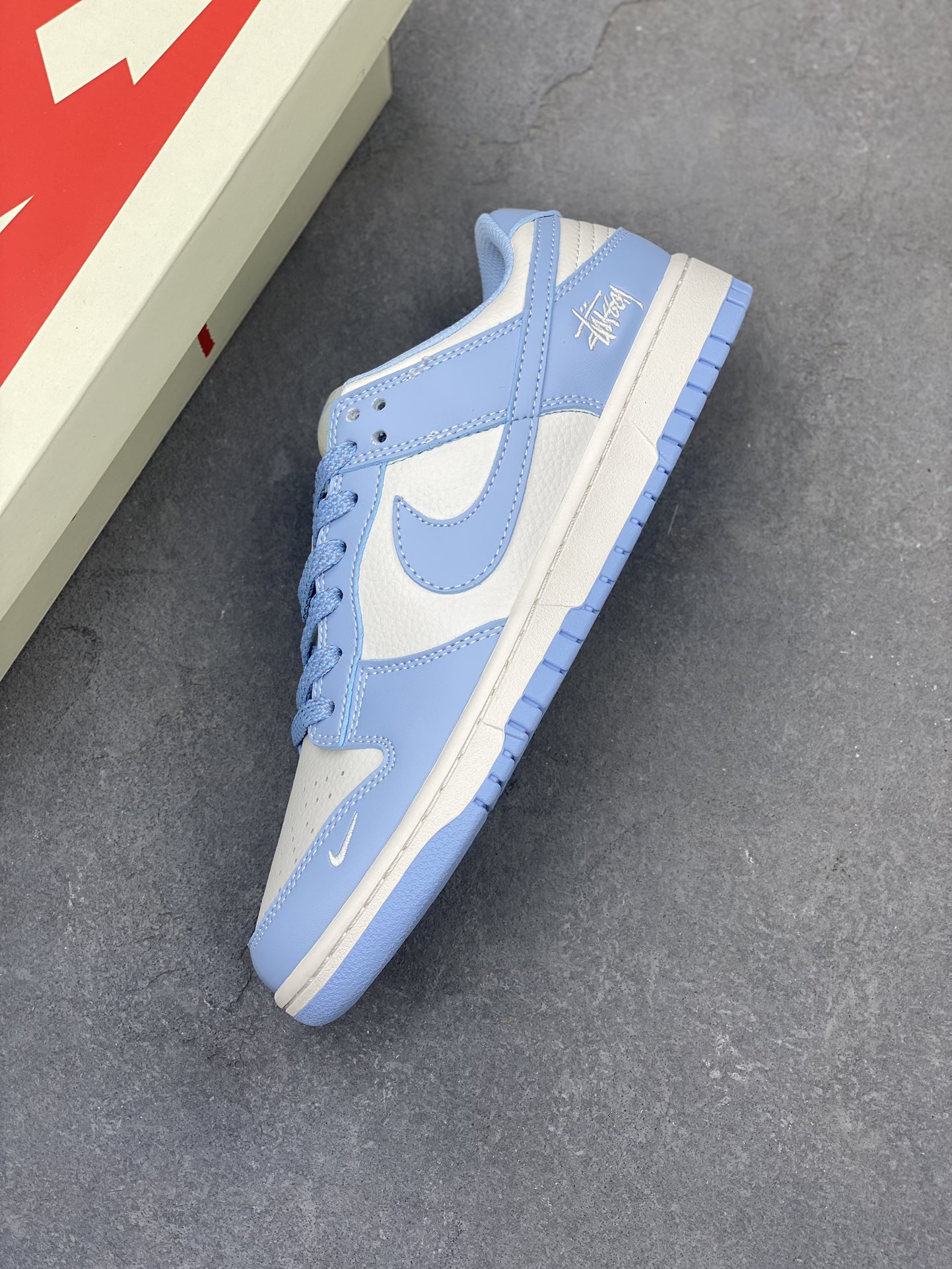 Nike SB Dunk Low Supreme University Blue Casual Sneakers - Limited Edition 7 i1722541607 9183 5