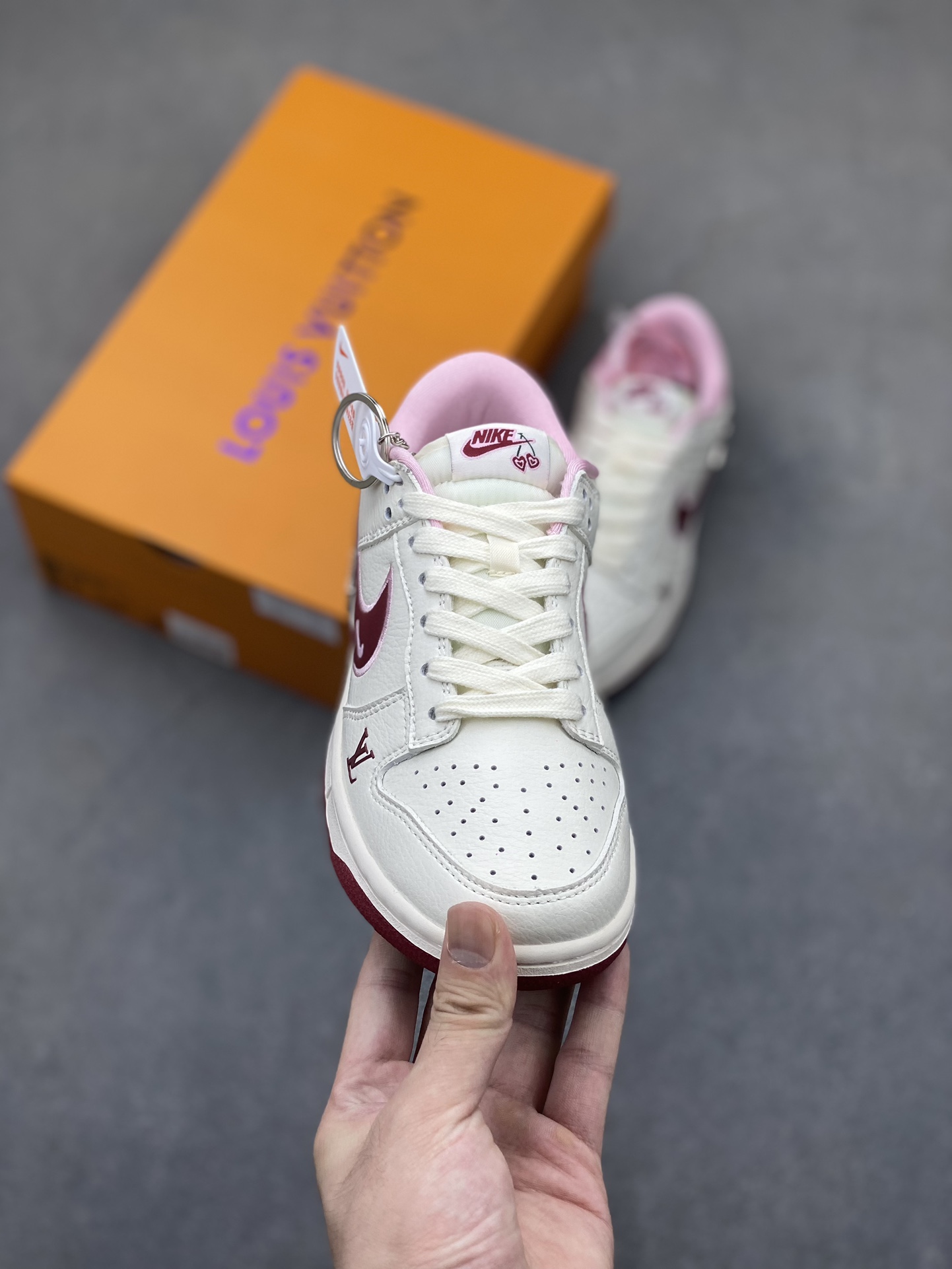 Nike SB Dunk Low Valentine's Day Cherry Sneakers Anniversary Edition 3 i1722624492 9235 1