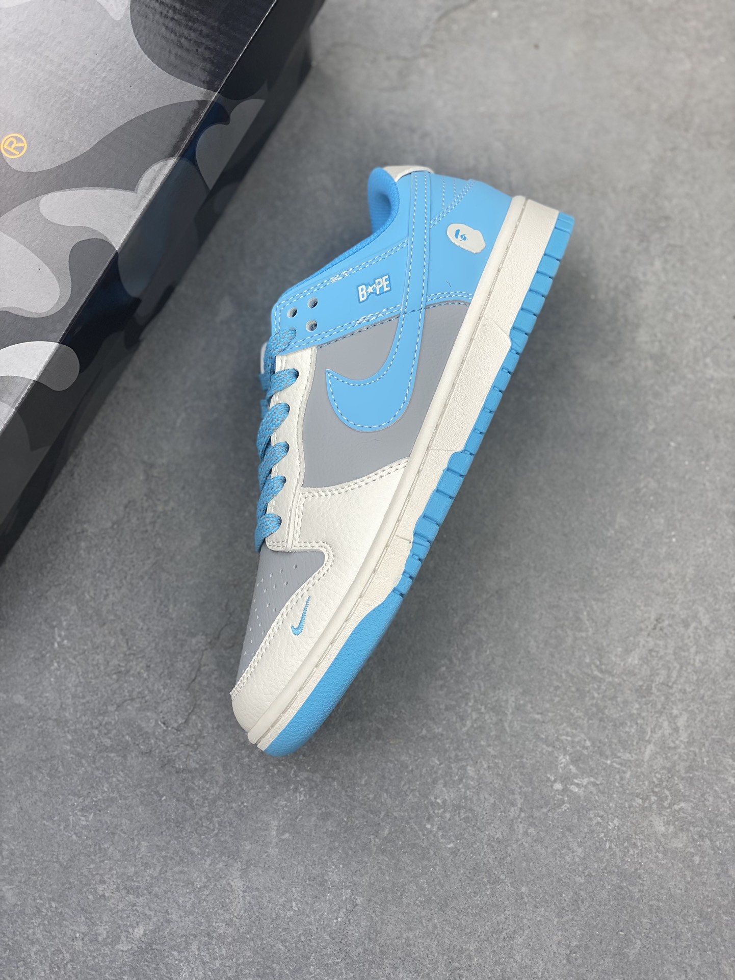 Nike SB Dunk Low BAPE Custom Casual Sneakers 8 i1722708280 3056 7
