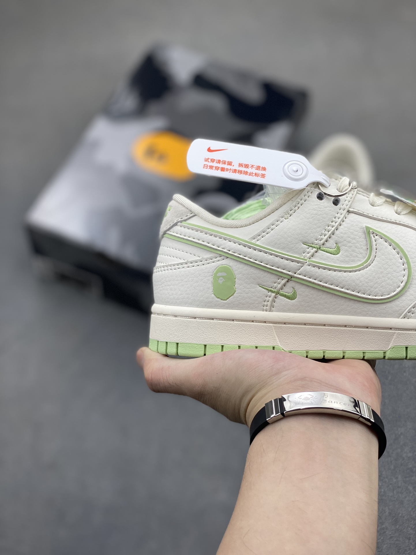 Nike SB Dunk Low 'Bape' Apple Green Premium Sneakers - Limited Edition 5 i1722790526 6122 7