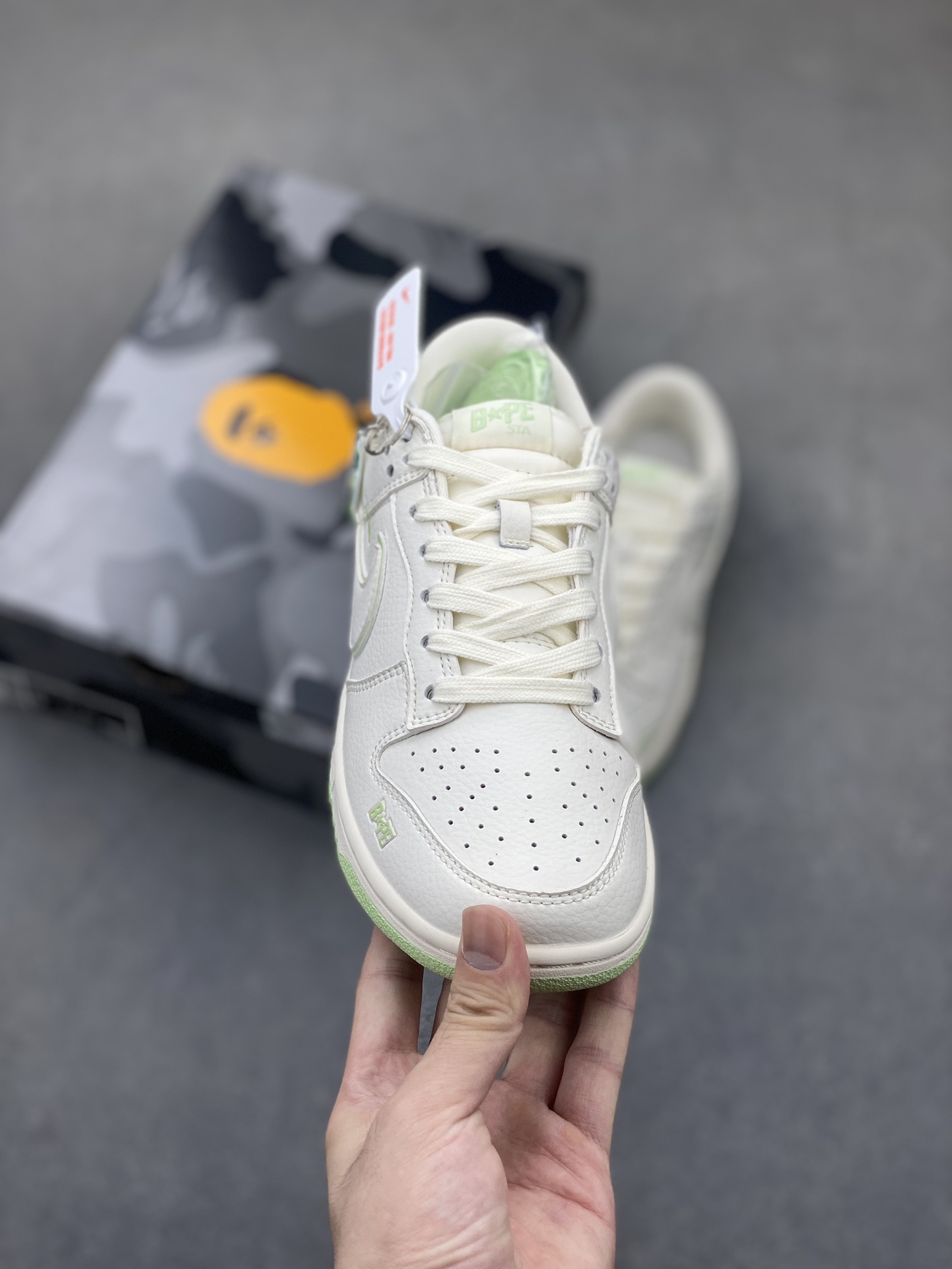 Nike SB Dunk Low 'Bape' Apple Green Premium Sneakers - Limited Edition 2 i1722790526 8540 3