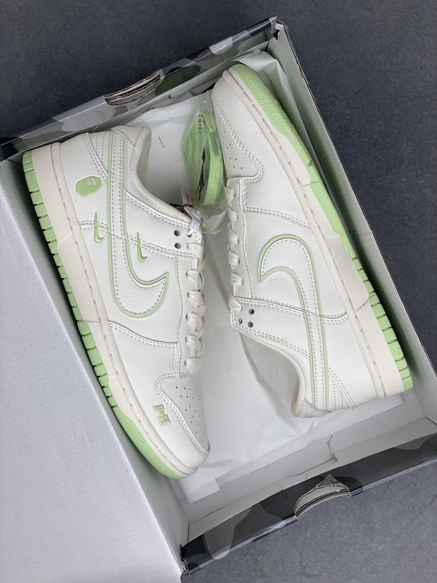 Nike SB Dunk Low 'Bape' Apple Green Premium Sneakers - Limited Edition 9 i1722790526 9066 6