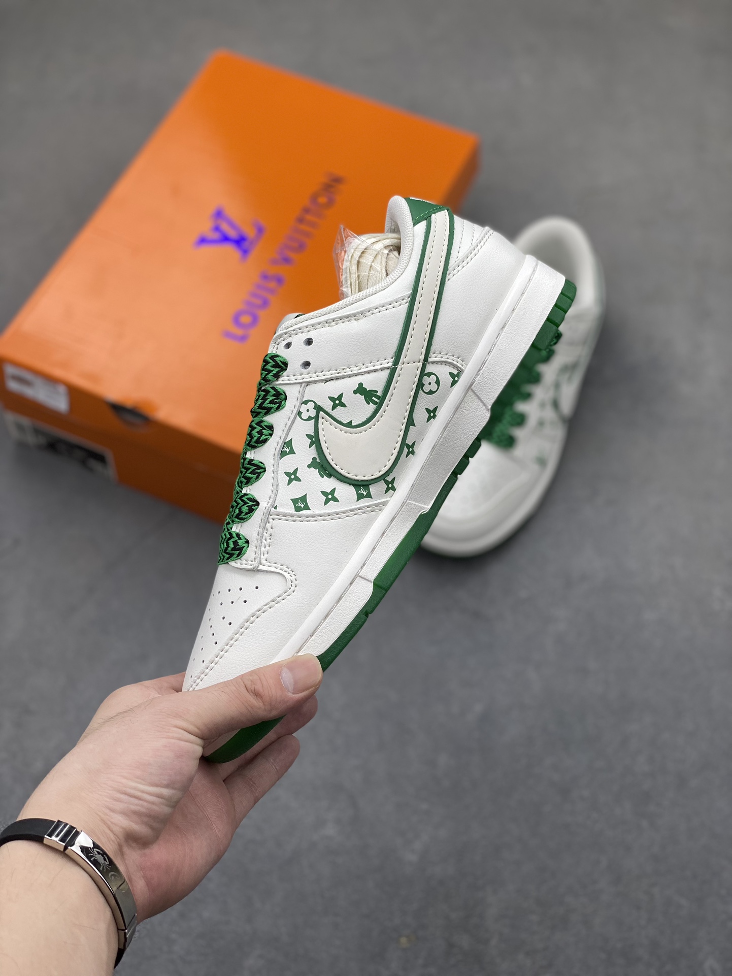 SB Dunk Low Louis Vuitton 3 i1723049447 1476 0