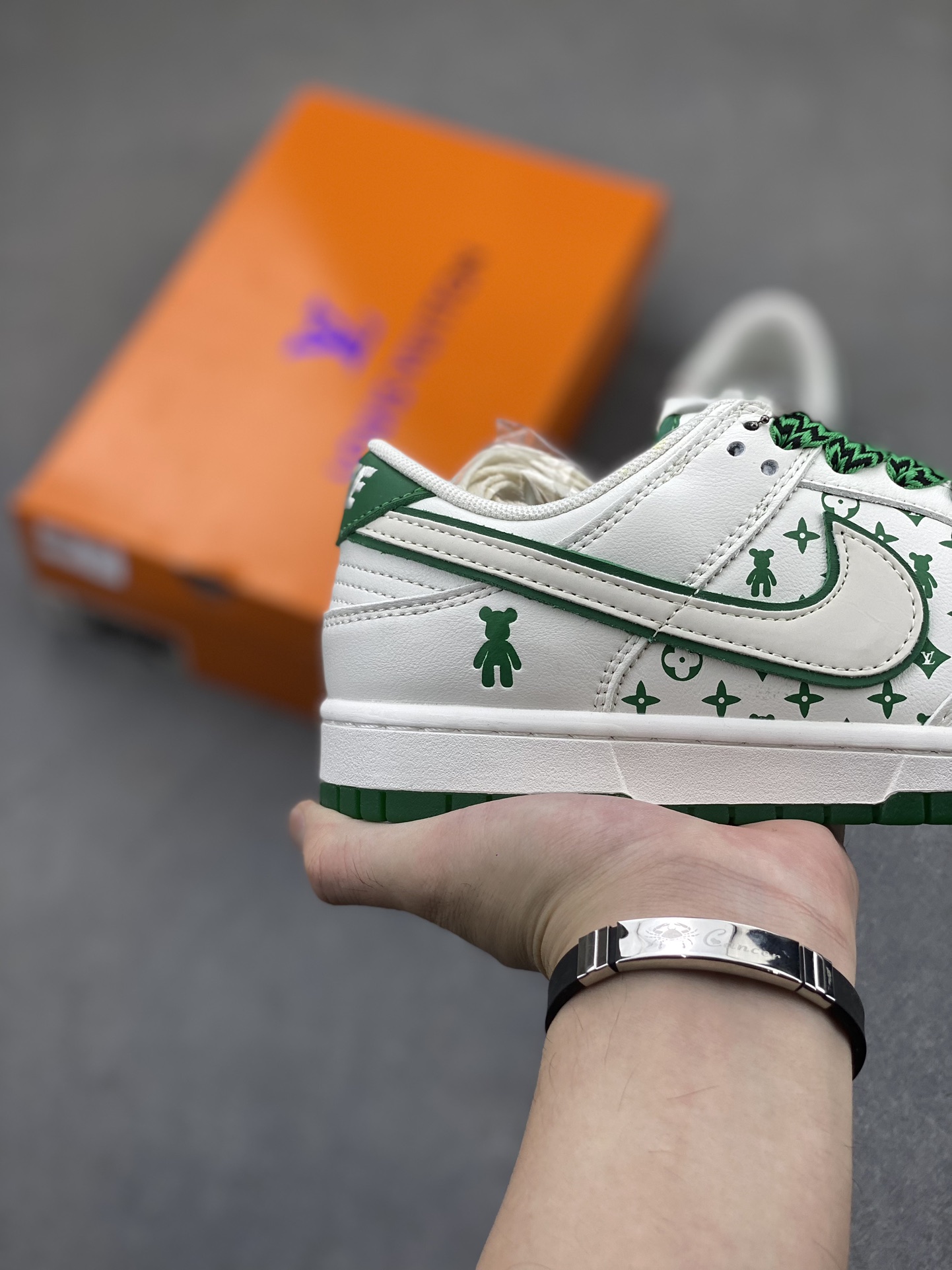 SB Dunk Low Louis Vuitton 5 i1723049447 8676 3