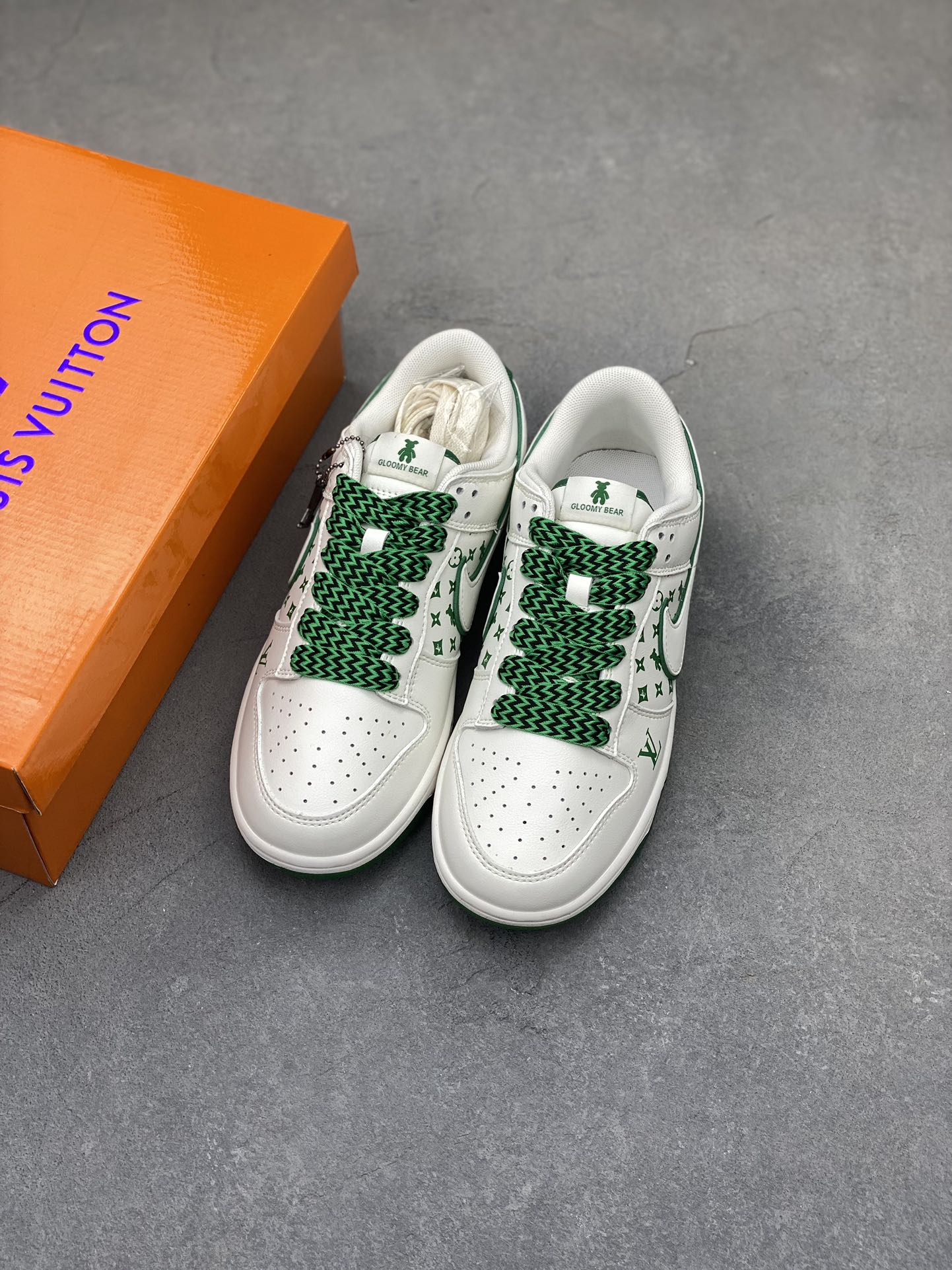 SB Dunk Low Louis Vuitton 8 i1723049448 8130 5