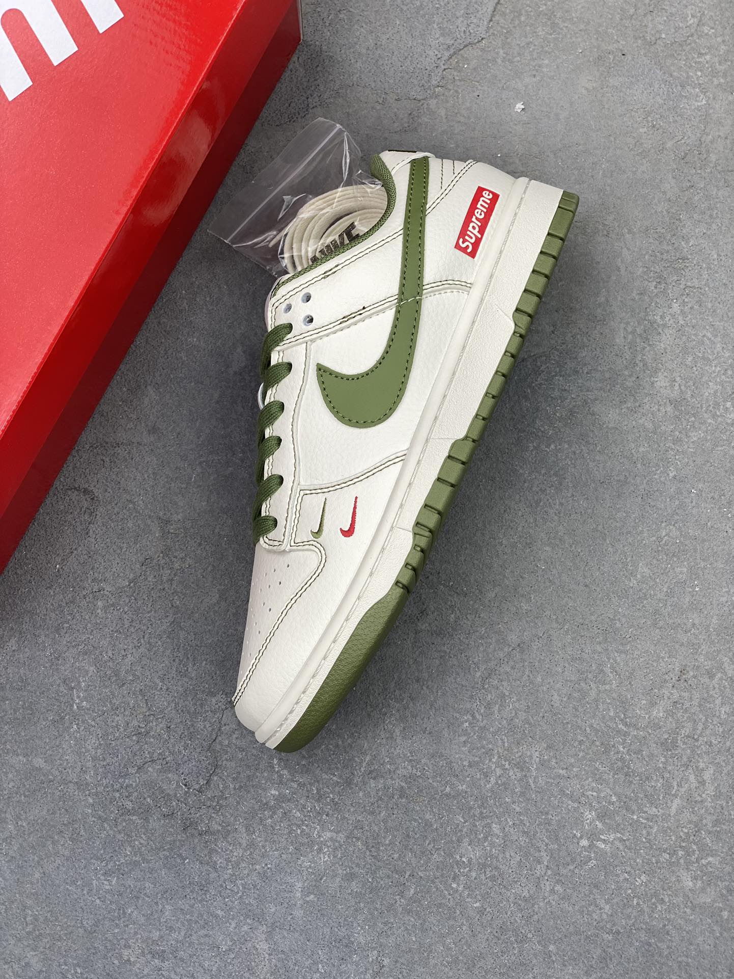 Nike SB Dunk Low Supreme Green Double Hook Custom Low-Top Sneakers 8 i1723049526 1490 0
