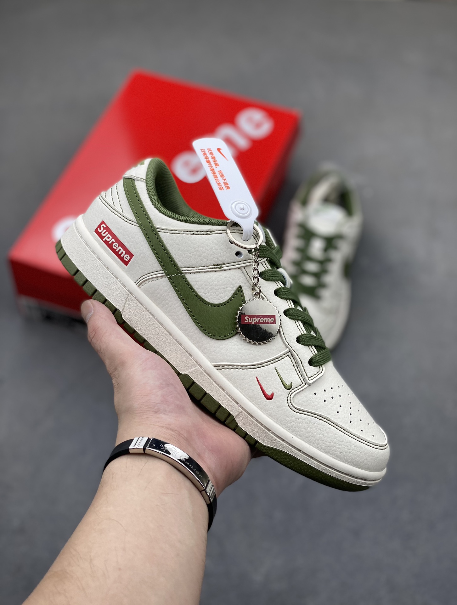 Nike SB Dunk Low Supreme Green Double Hook Custom Low-Top Sneakers 2 i1723049526 7418 3