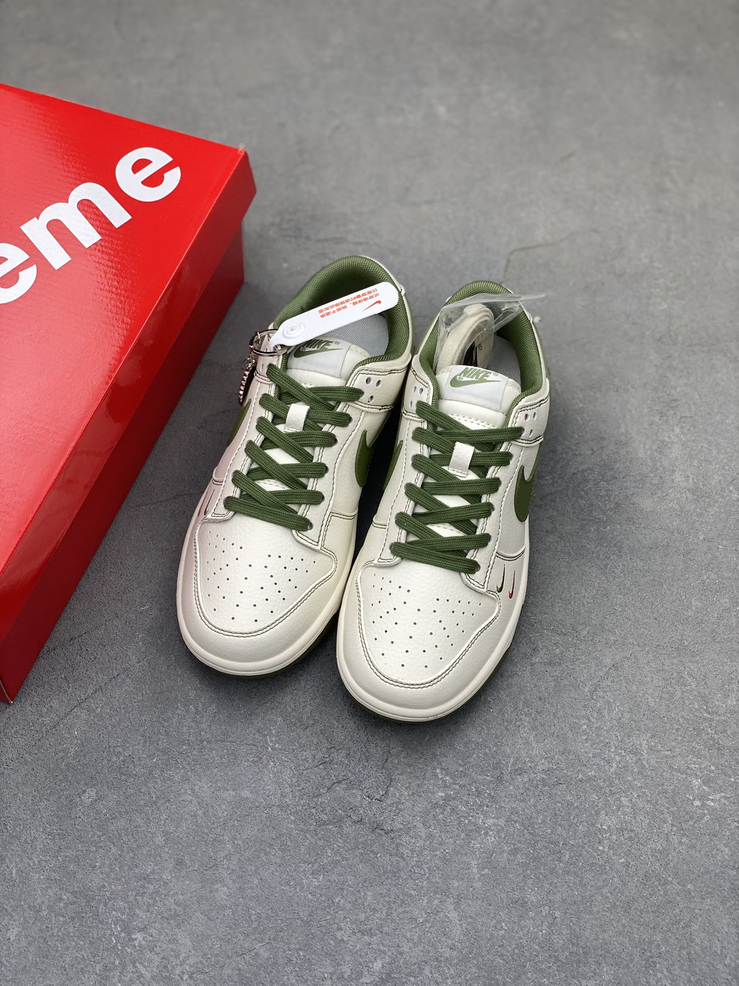 Nike SB Dunk Low Supreme Green Double Hook Custom Low-Top Sneakers 9 i1723049527 9626 8