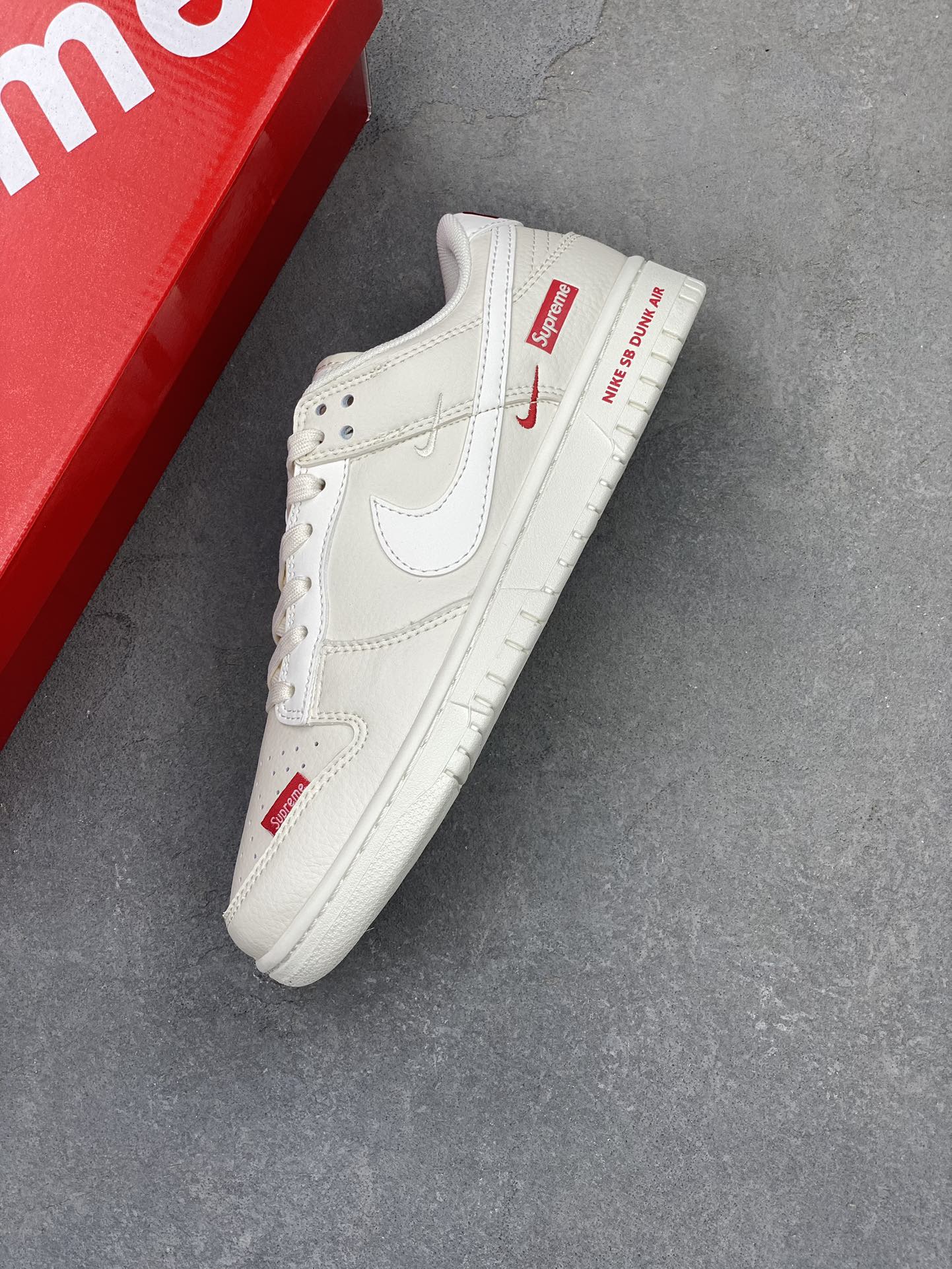 Nike SB Dunk Low Supreme Collab - White/Red, Premium Leather Sneakers 8 i1723229420 1585 8