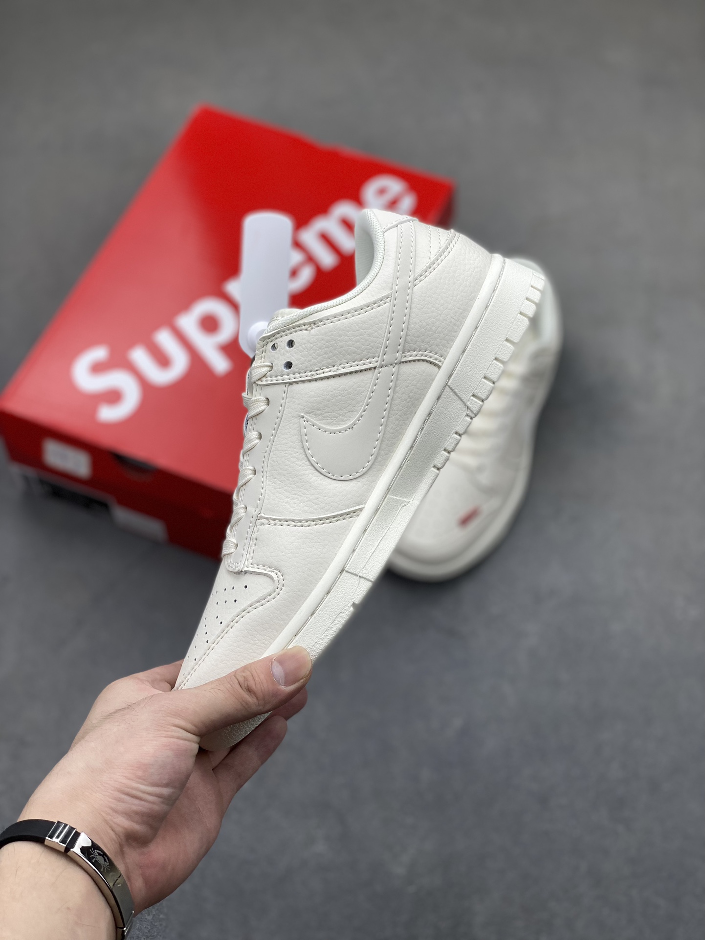 Nike SB Dunk Low Supreme Collab - White/Red, Premium Leather Sneakers 4 i1723229420 711 4
