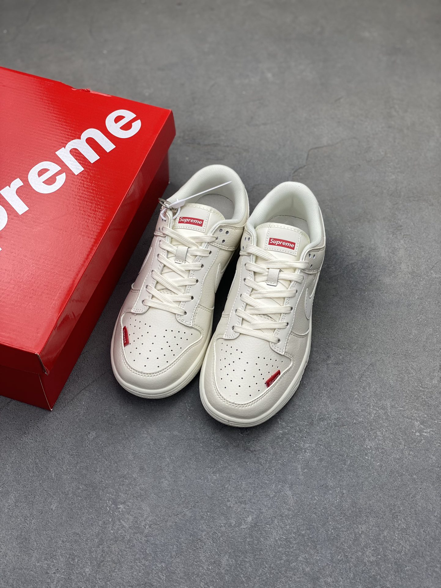 Nike SB Dunk Low Supreme Collab - White/Red, Premium Leather Sneakers 9 i1723229420 9556 7