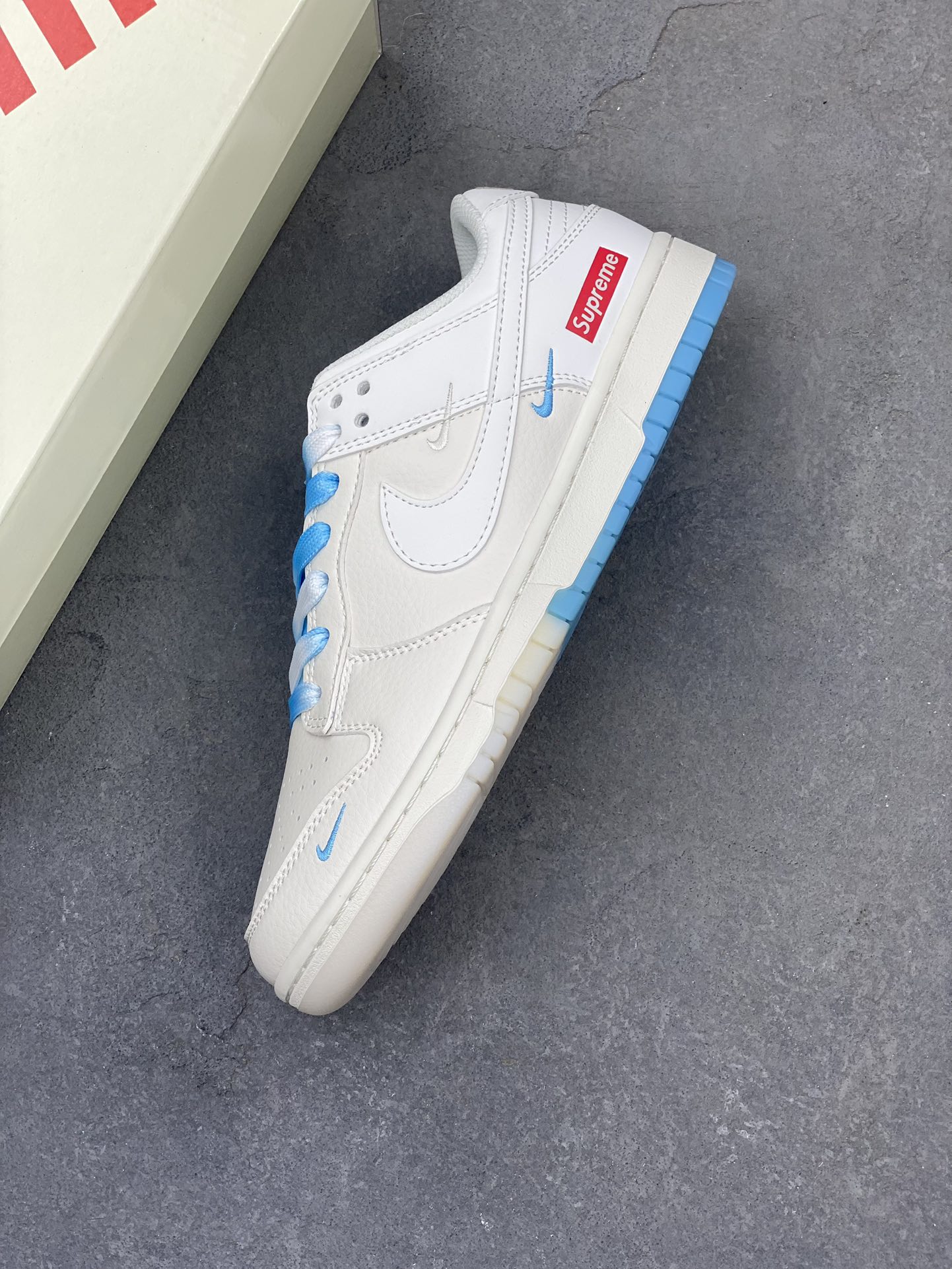 Nike SB Dunk Low Supreme Collab - Blue Accents, Premium Quality 7 i1723317735 3479 8