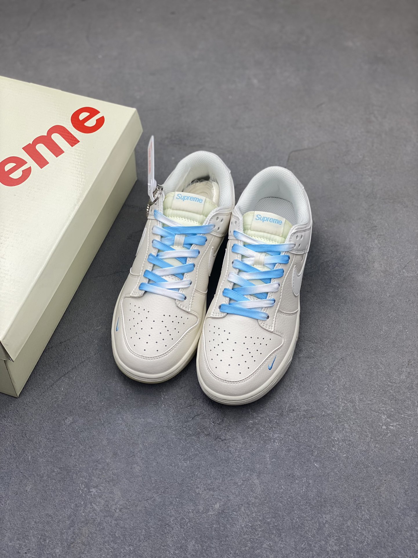 Nike SB Dunk Low Supreme Collab - Blue Accents, Premium Quality 8 i1723317735 899 3