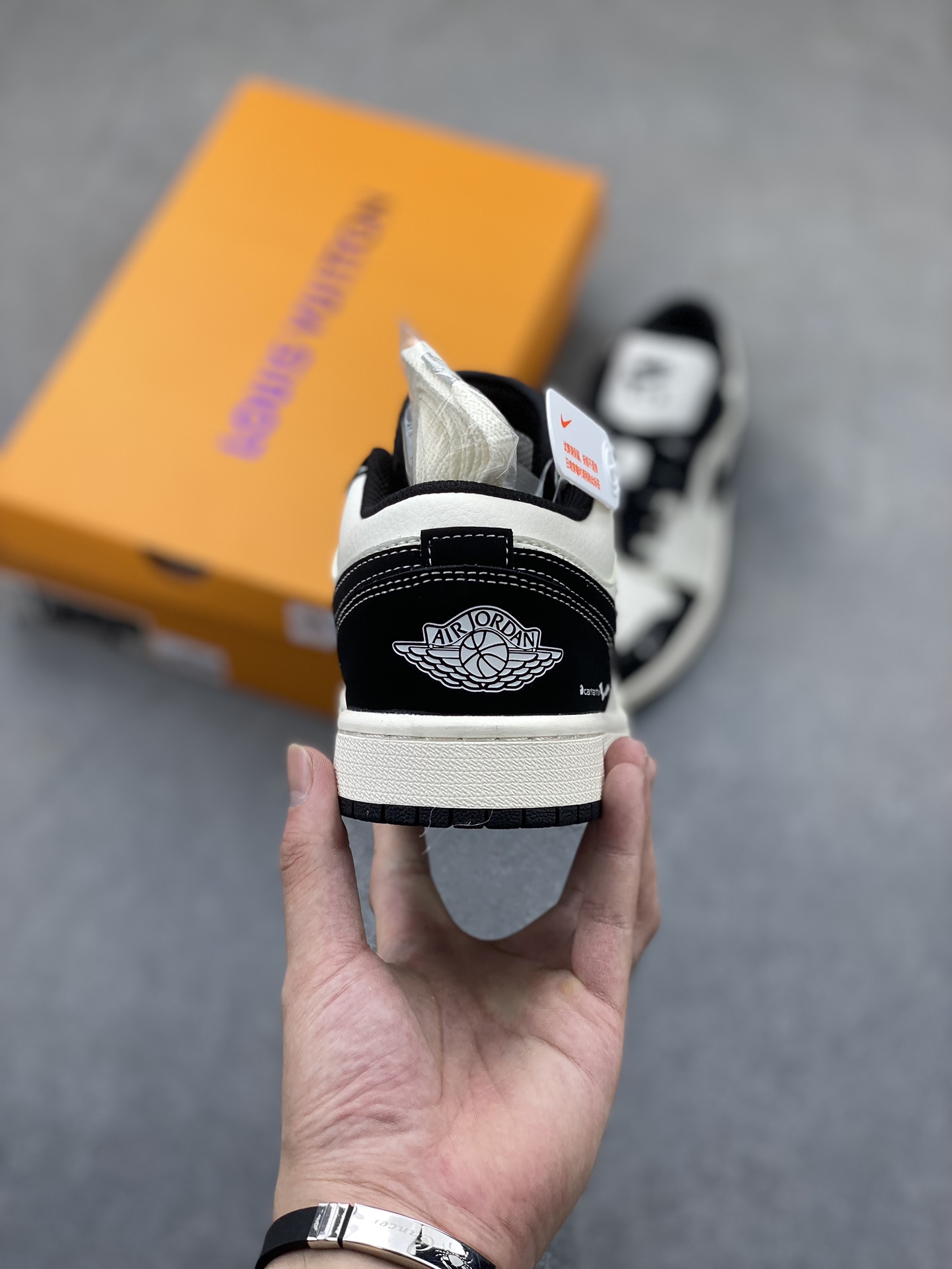Nike Air Jordan 1 'Batman' Custom Design Basketball Shoes - Limited Edition 5 i1723655798 1986 3