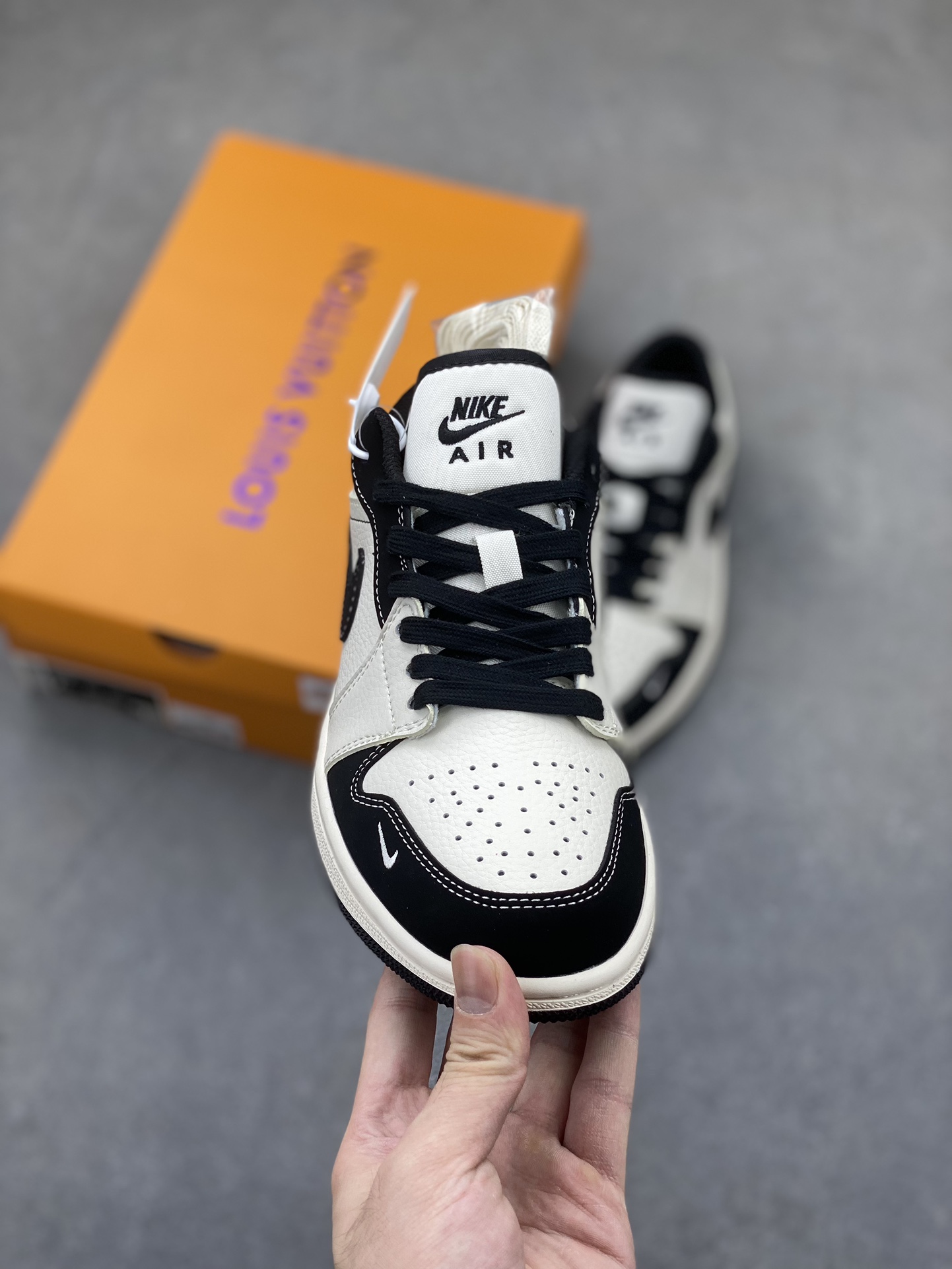 Nike Air Jordan 1 'Batman' Custom Design Basketball Shoes - Limited Edition 3 i1723655798 929 0