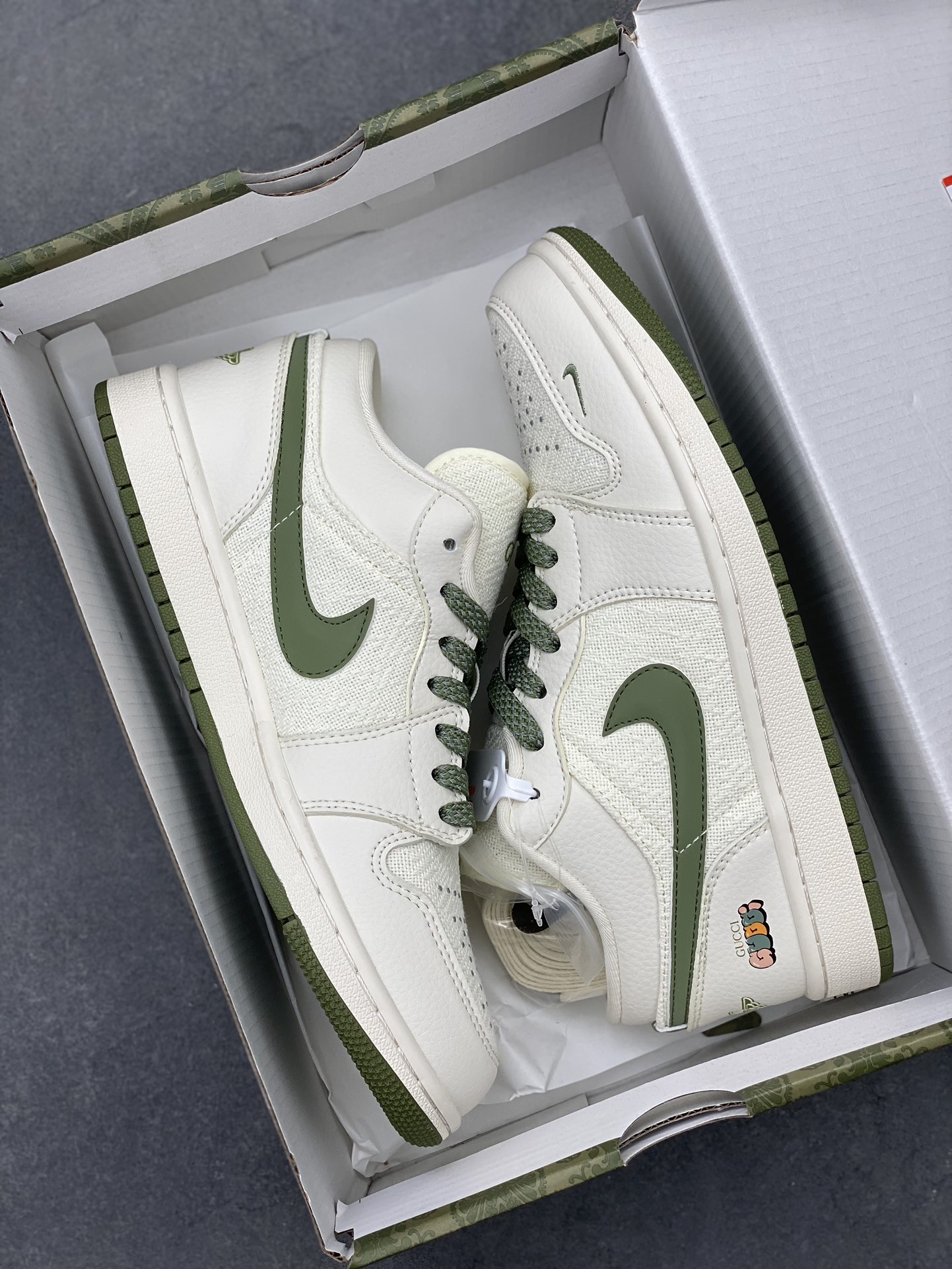 Nike Air Jordan 1 Gucci Collab - Premium Knit, Retro Style, All-Day Comfort 10 i1723927999 128 3