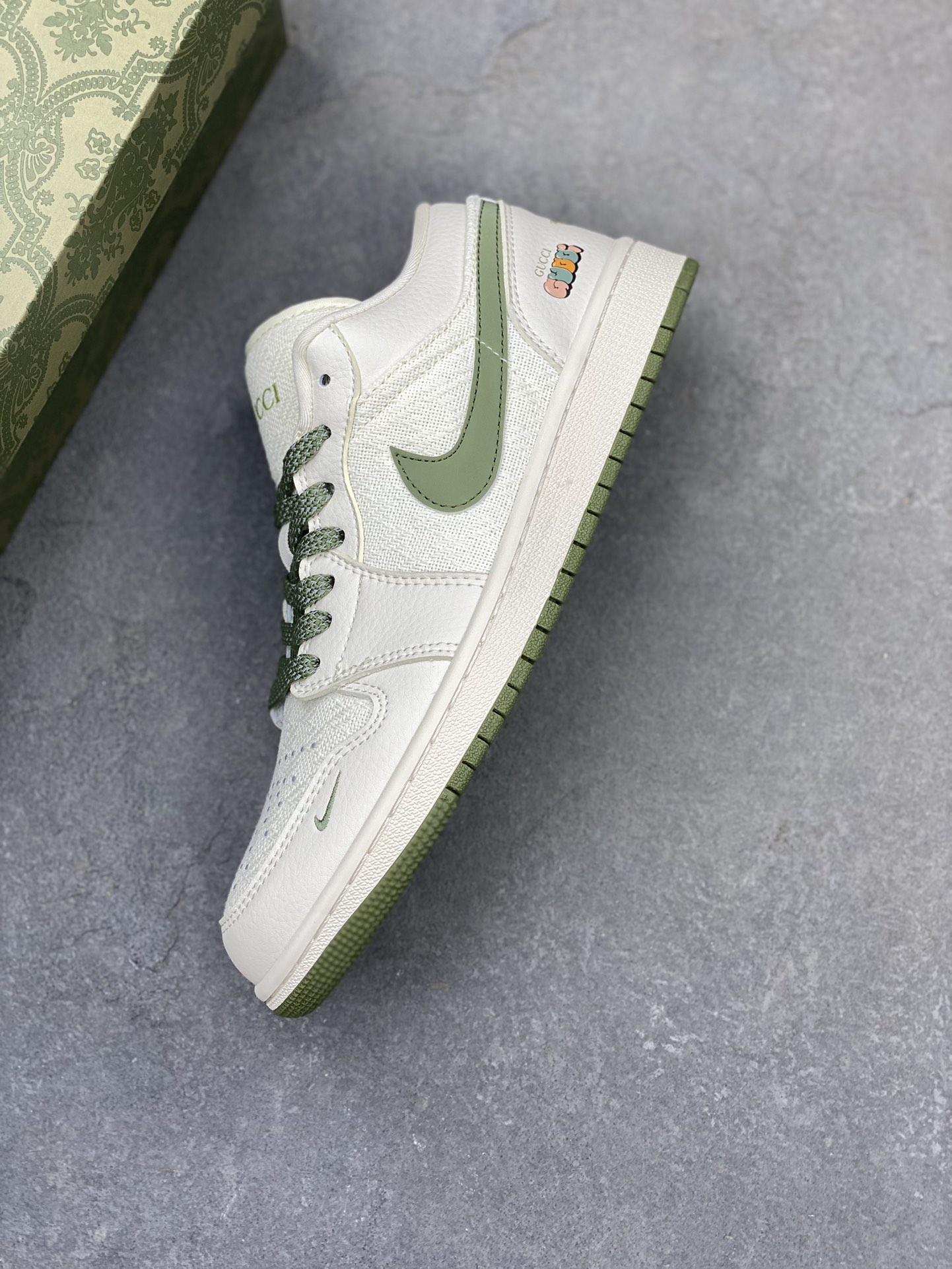 Nike Air Jordan 1 Gucci Collab - Premium Knit, Retro Style, All-Day Comfort 8 i1723927999 5780 2