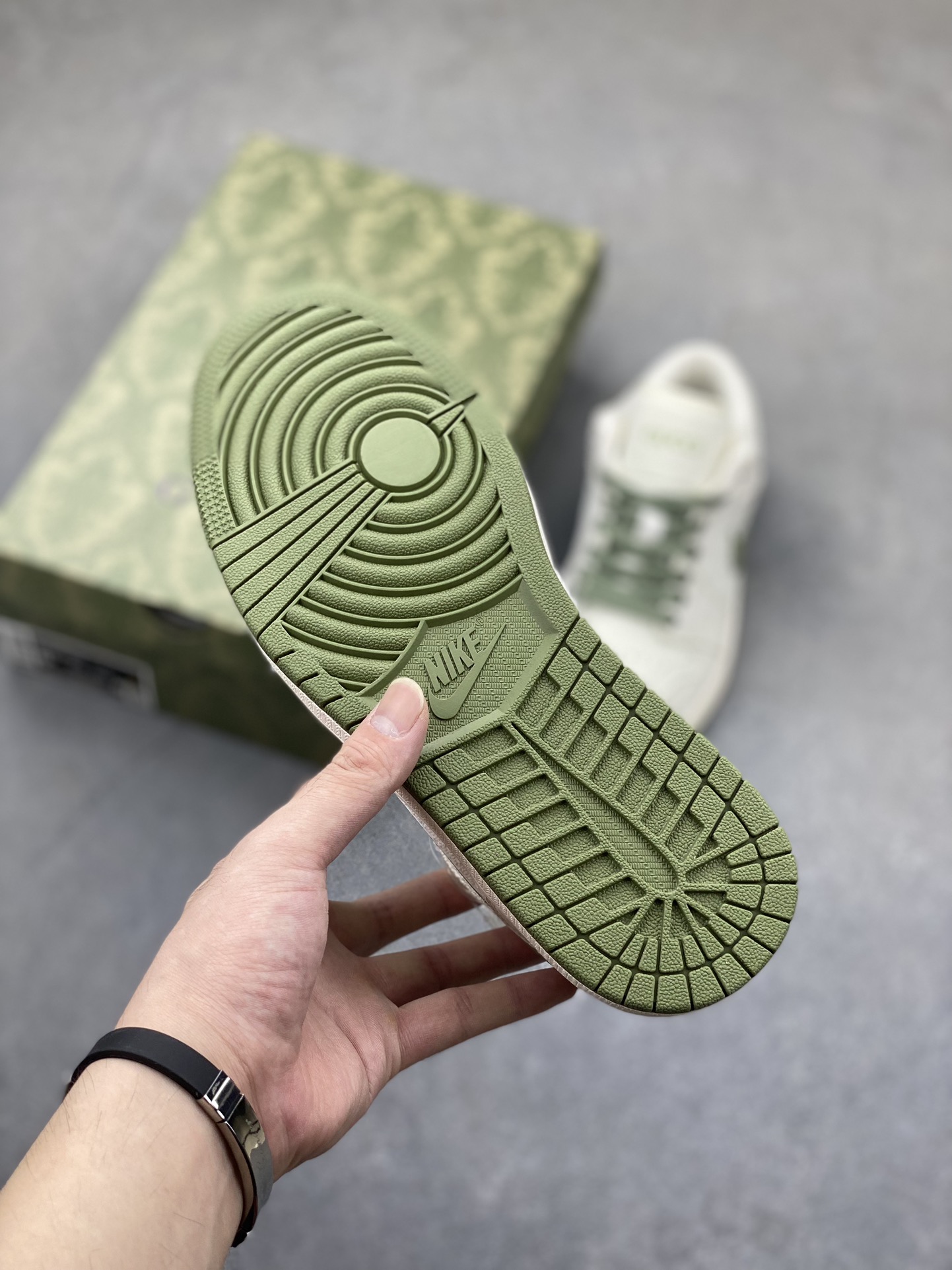 Nike Air Jordan 1 Gucci Collab - Premium Knit, Retro Style, All-Day Comfort 7 i1723927999 9010 7