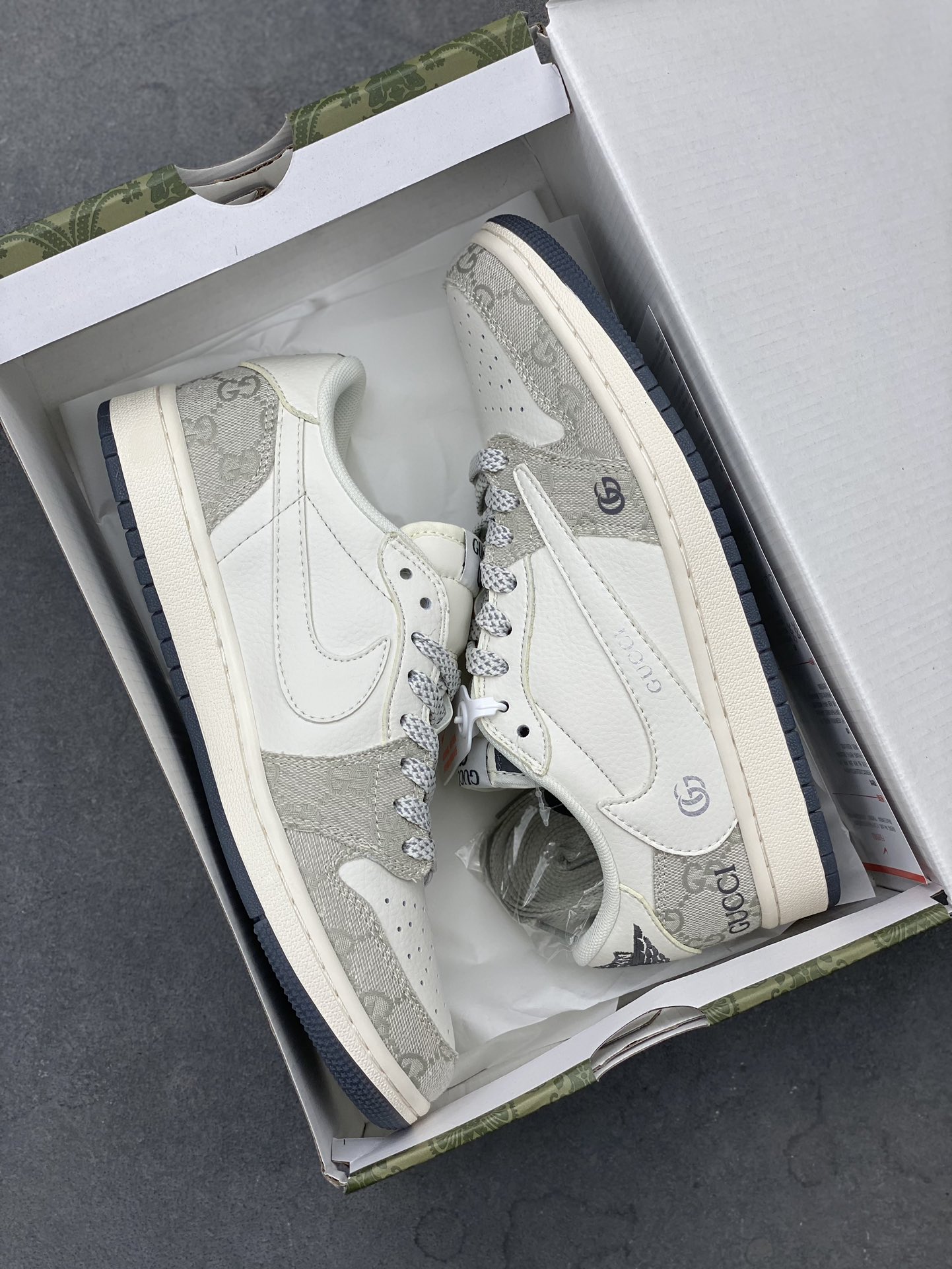 Gucci Air Jordan 1 Low OG SP "Smoke Grey" Limited Edition Sneakers 23 i1724102032 6442 5