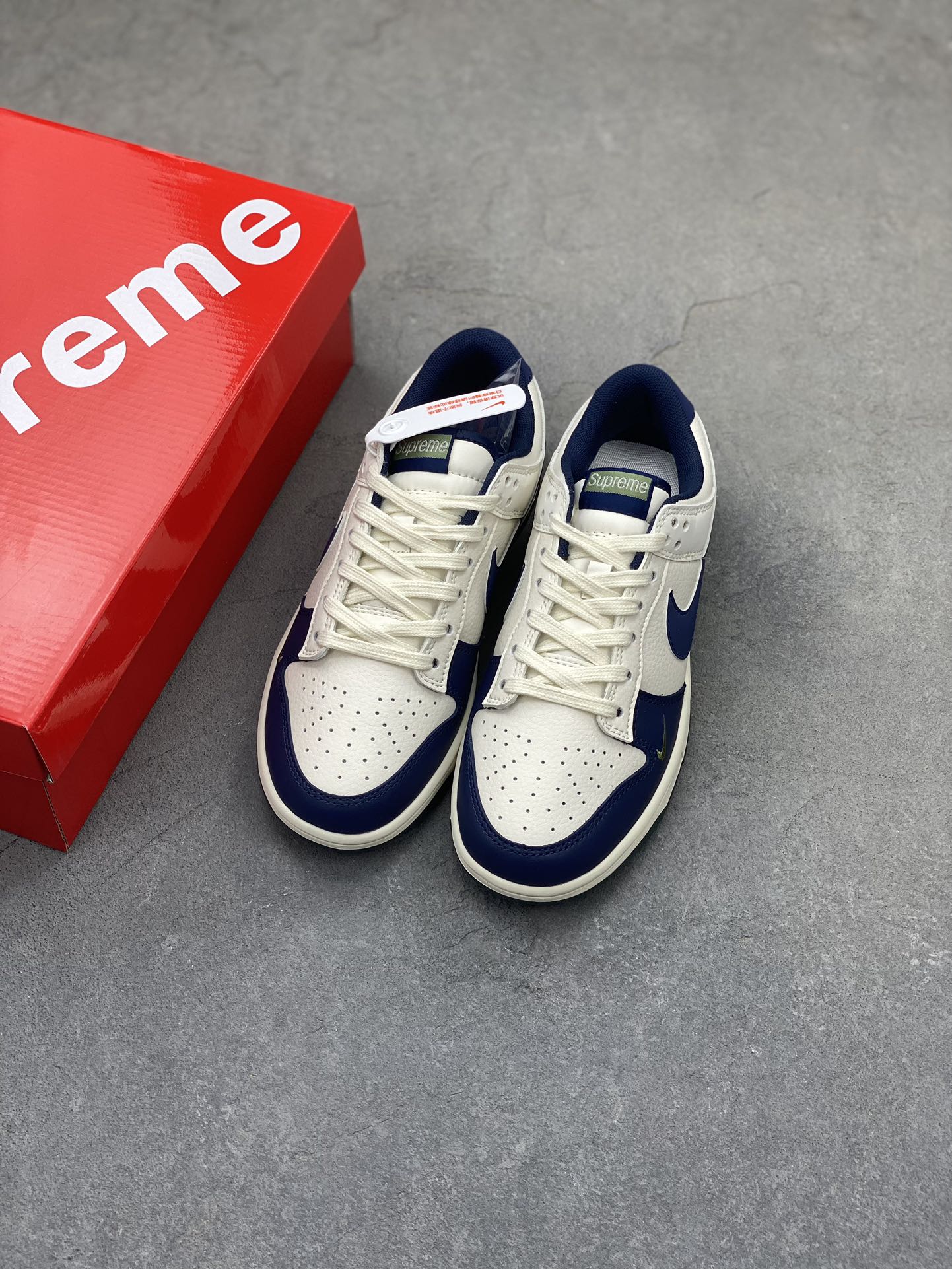 Nike SB Dunk Low Supreme Anniversary Custom Casual Sneakers - Limited Edition 8 i1724181543 1373 0