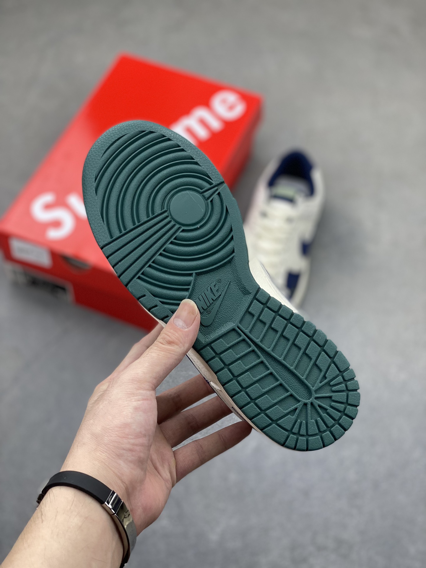 Nike SB Dunk Low Supreme Anniversary Custom Casual Sneakers - Limited Edition 6 i1724181543 6968 3