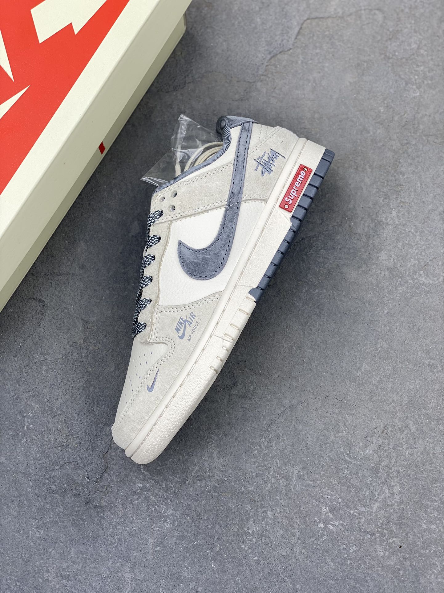 Nike SB Dunk Low Supreme x Stussy Collab Anniversary Edition Sneakers 8 i1724533046 1424 8