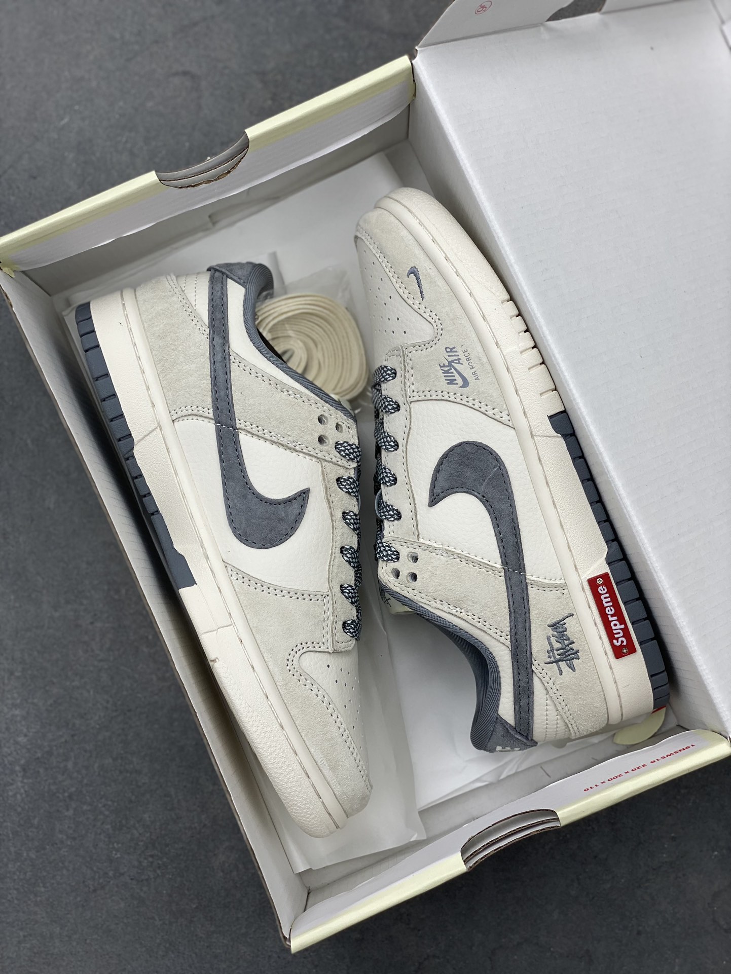 Nike SB Dunk Low Supreme x Stussy Collab Anniversary Edition Sneakers 10 i1724533046 5582 7