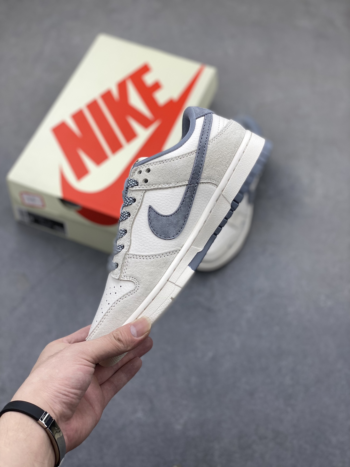 Nike SB Dunk Low Supreme x Stussy Collab Anniversary Edition Sneakers 4 i1724533055 3080 0