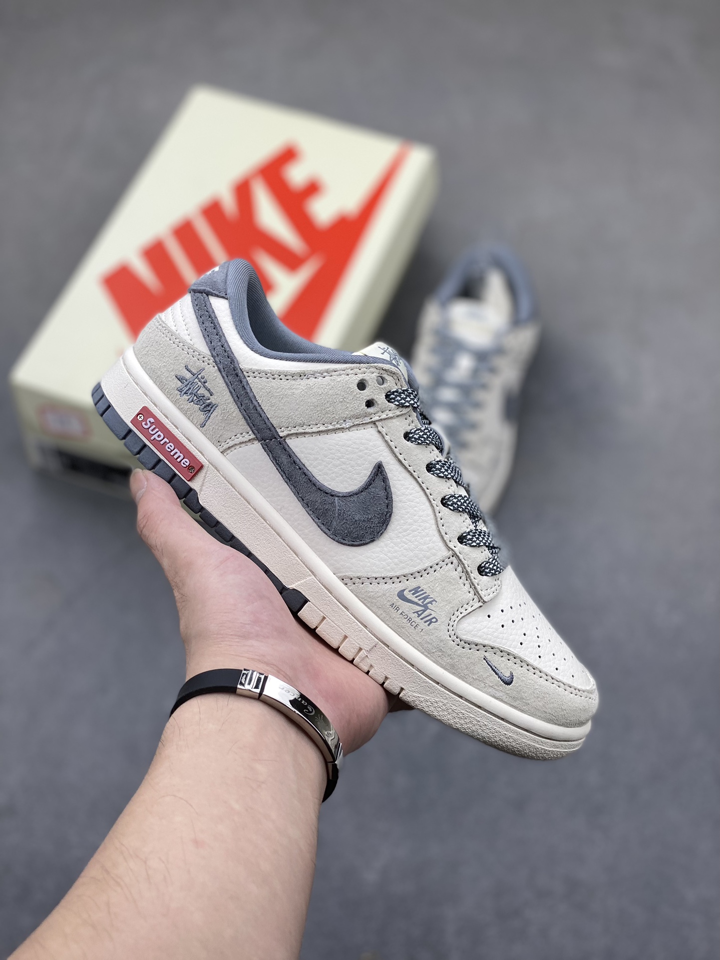 Nike SB Dunk Low Supreme x Stussy Collab Anniversary Edition Sneakers 2 i1724533056 3630 0