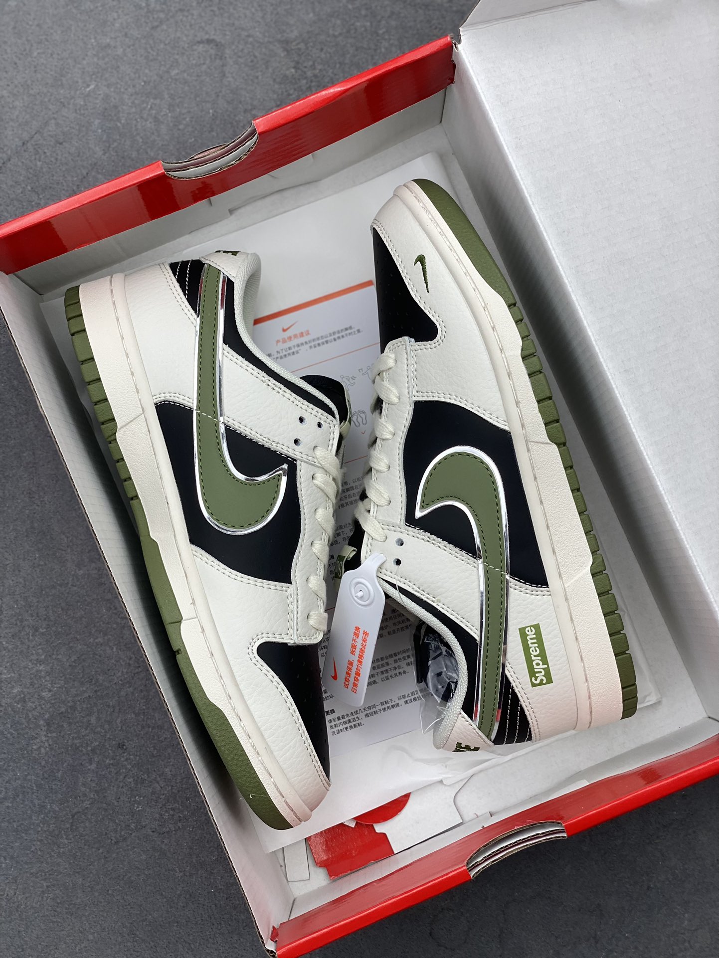 Nike SB Dunk Low x Supreme Black and Green Authentic Leather Sneakers 9 i1724873677 2080 8