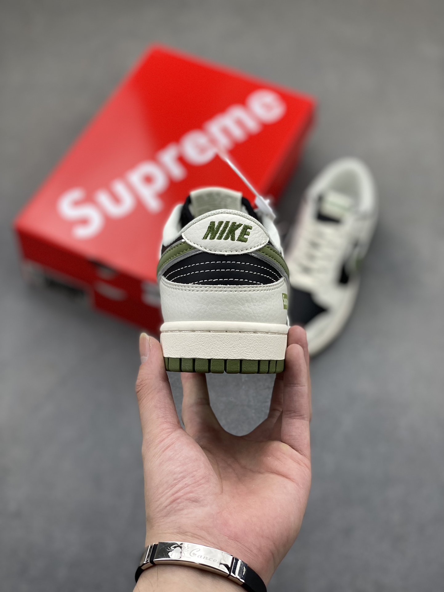 Nike SB Dunk Low x Supreme Black and Green Authentic Leather Sneakers 4 i1724873677 8996 1