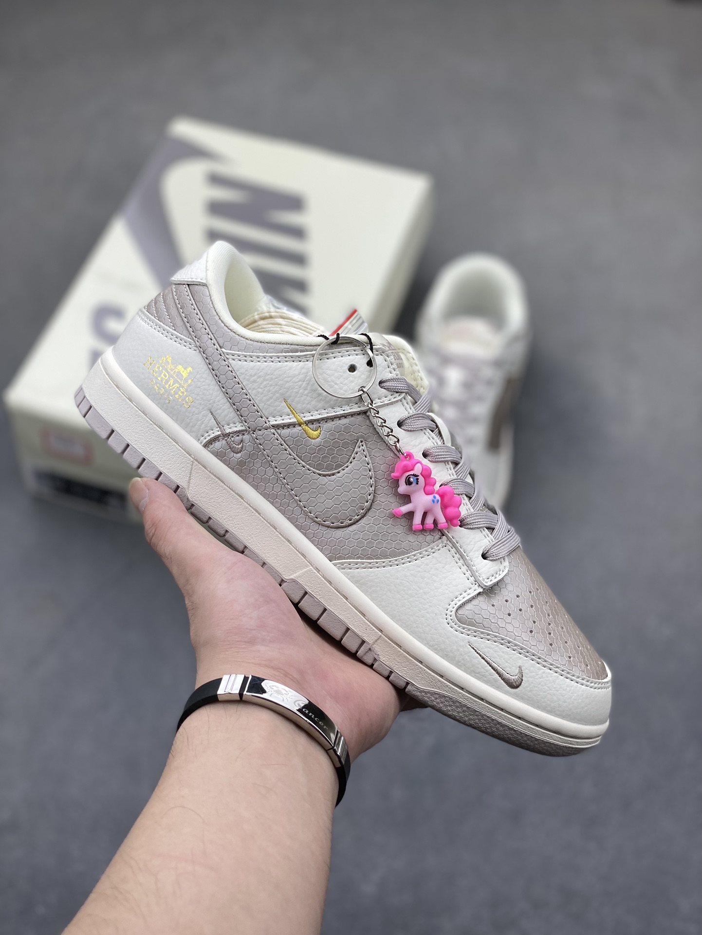 Nike SB Dunk Low "Hermes--" Anniversary Custom Sneakers 1 i1724974530 228 3
